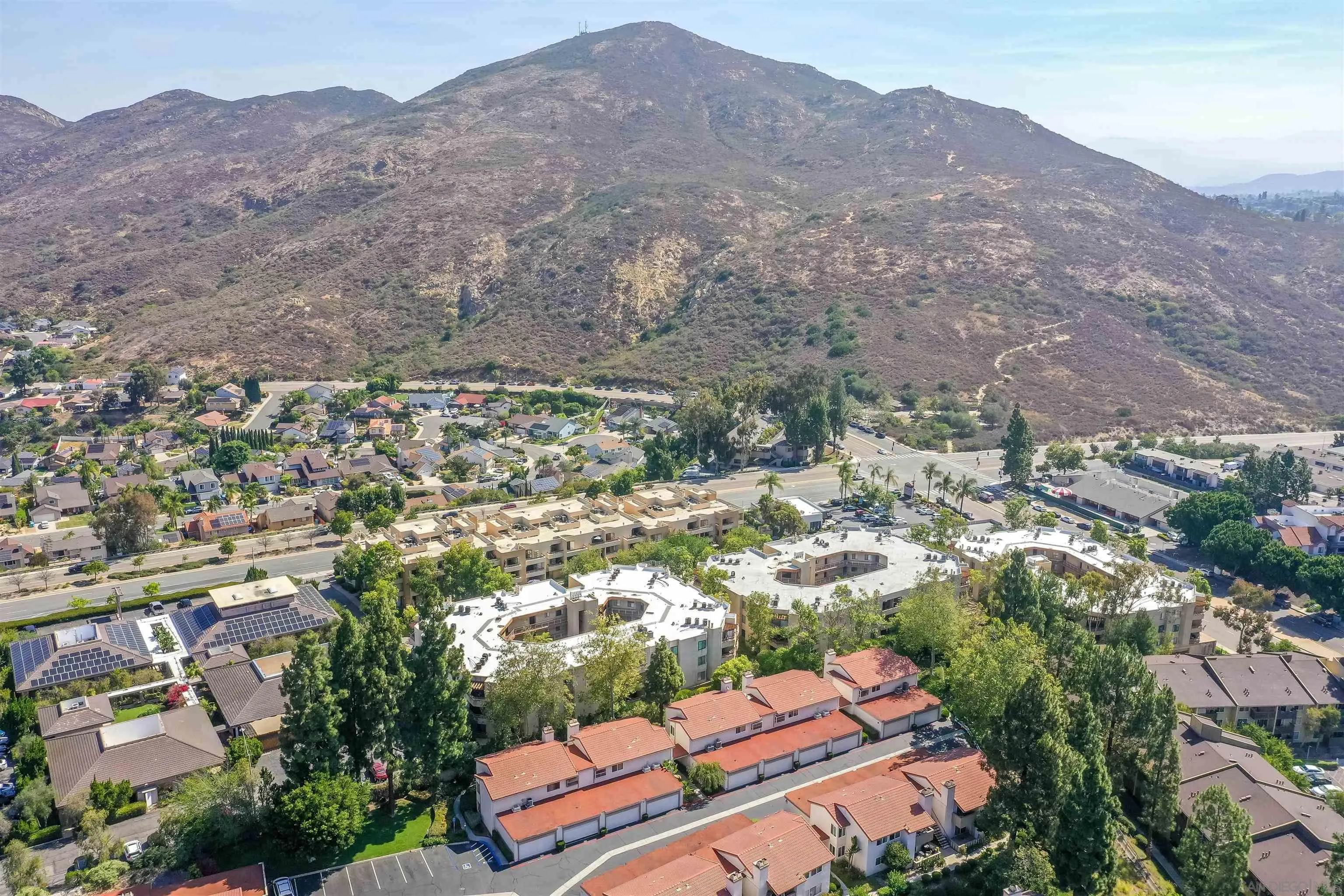 https://cdn.realtyfeed.com/cdn/127/260015345/4dd64196231fa3650cd366cb7a4b150f.webp
