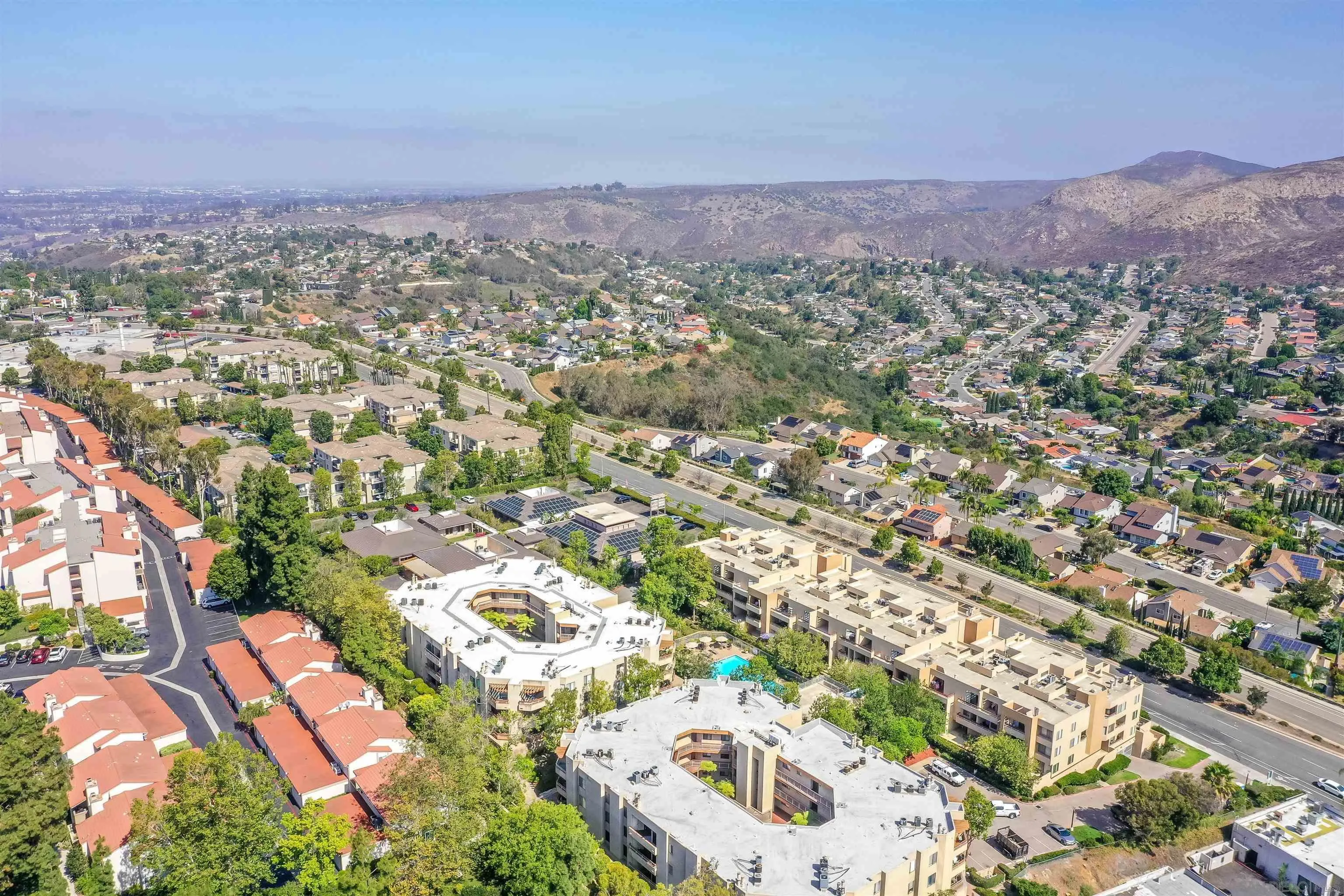 https://cdn.realtyfeed.com/cdn/127/260015345/4fbeecded1551847f7333ff453f728fc.webp