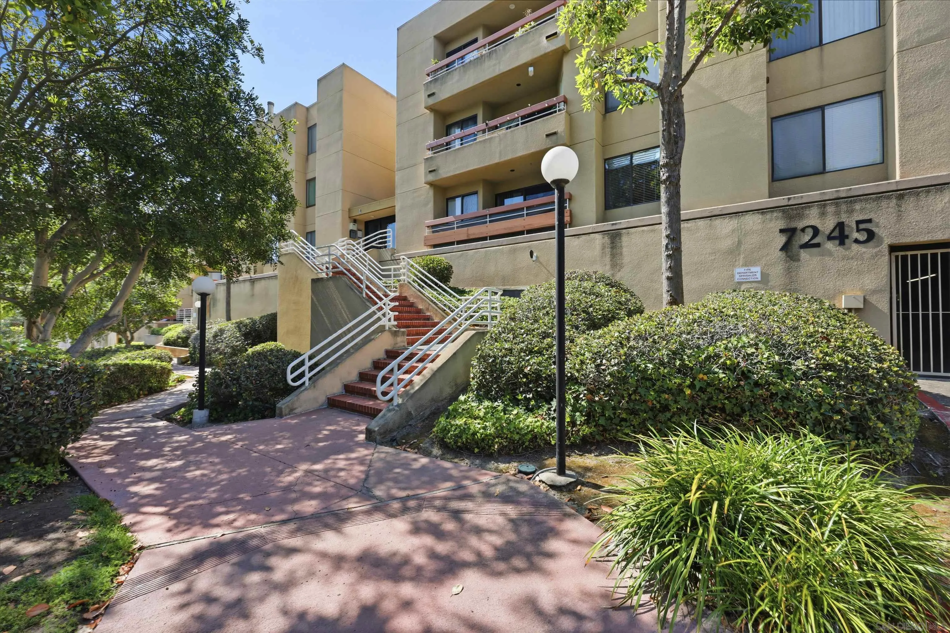 https://cdn.realtyfeed.com/cdn/127/260015345/7fbb2c3e6c082a2d81dc4c107c38536b.webp