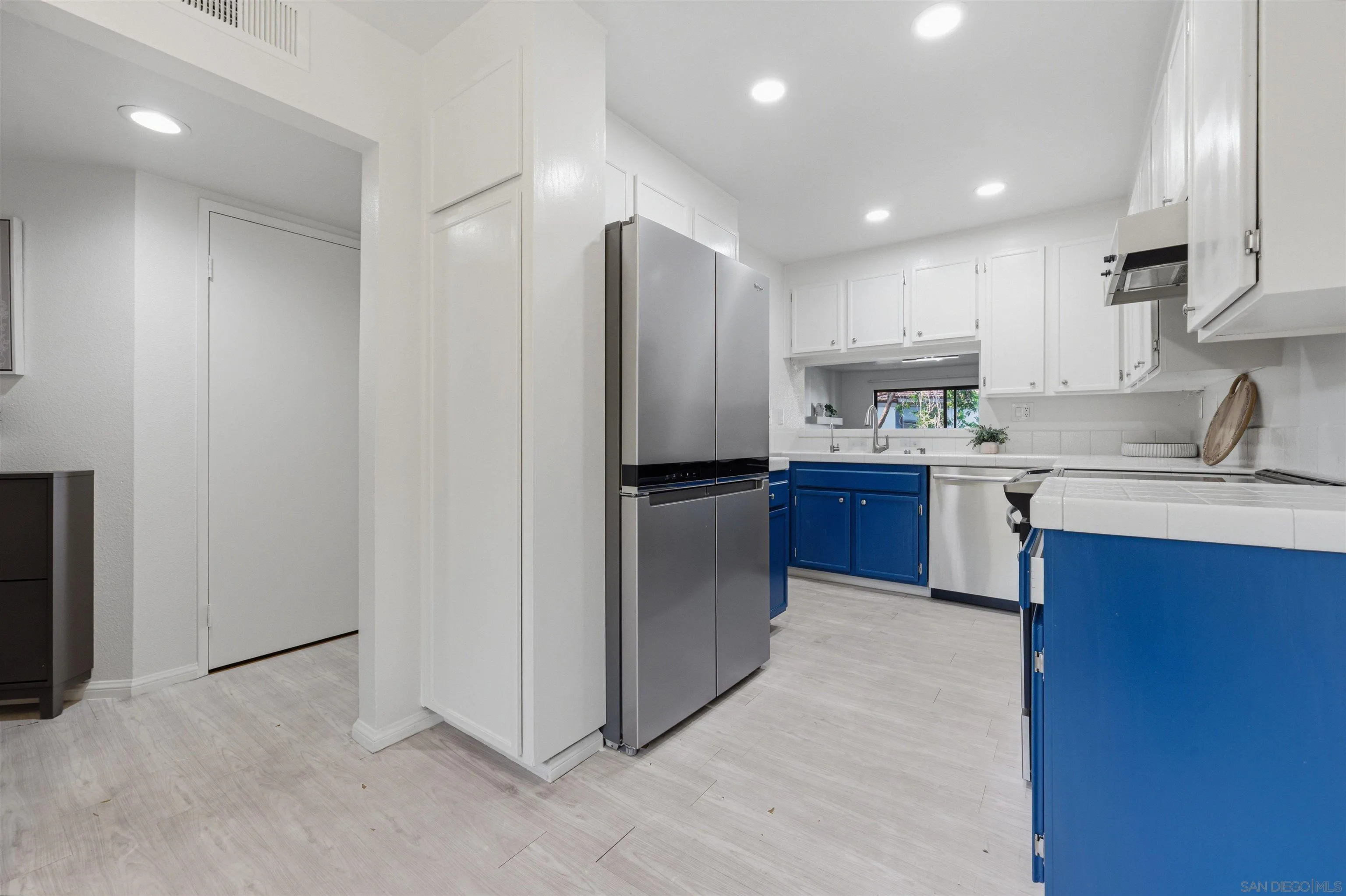 https://cdn.realtyfeed.com/cdn/127/260015345/b34a9da7e7017a9a3f0a92c4be16198b.webp