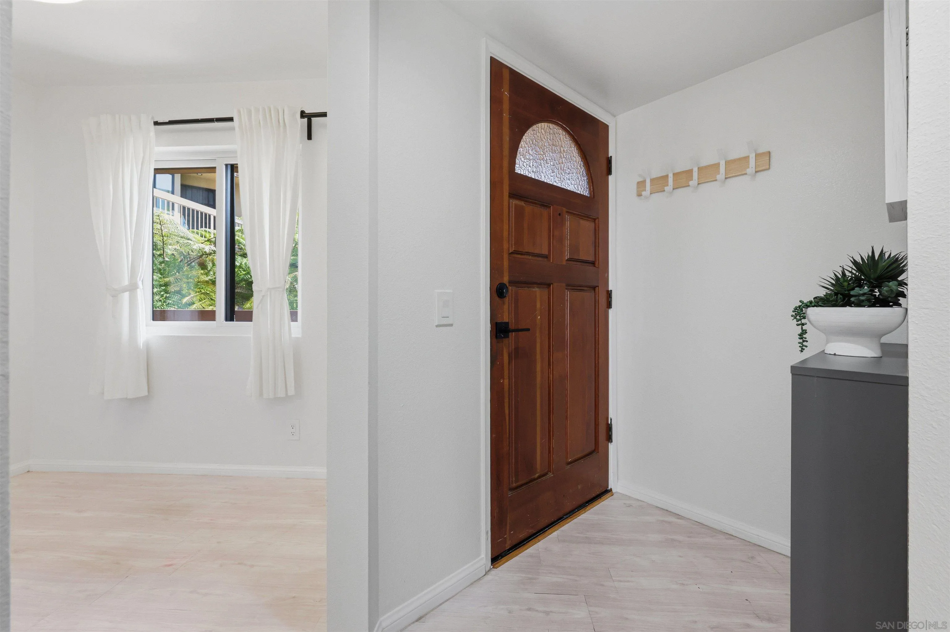 https://cdn.realtyfeed.com/cdn/127/260015345/cb42314c0310a27a611211a06a1402e7.webp