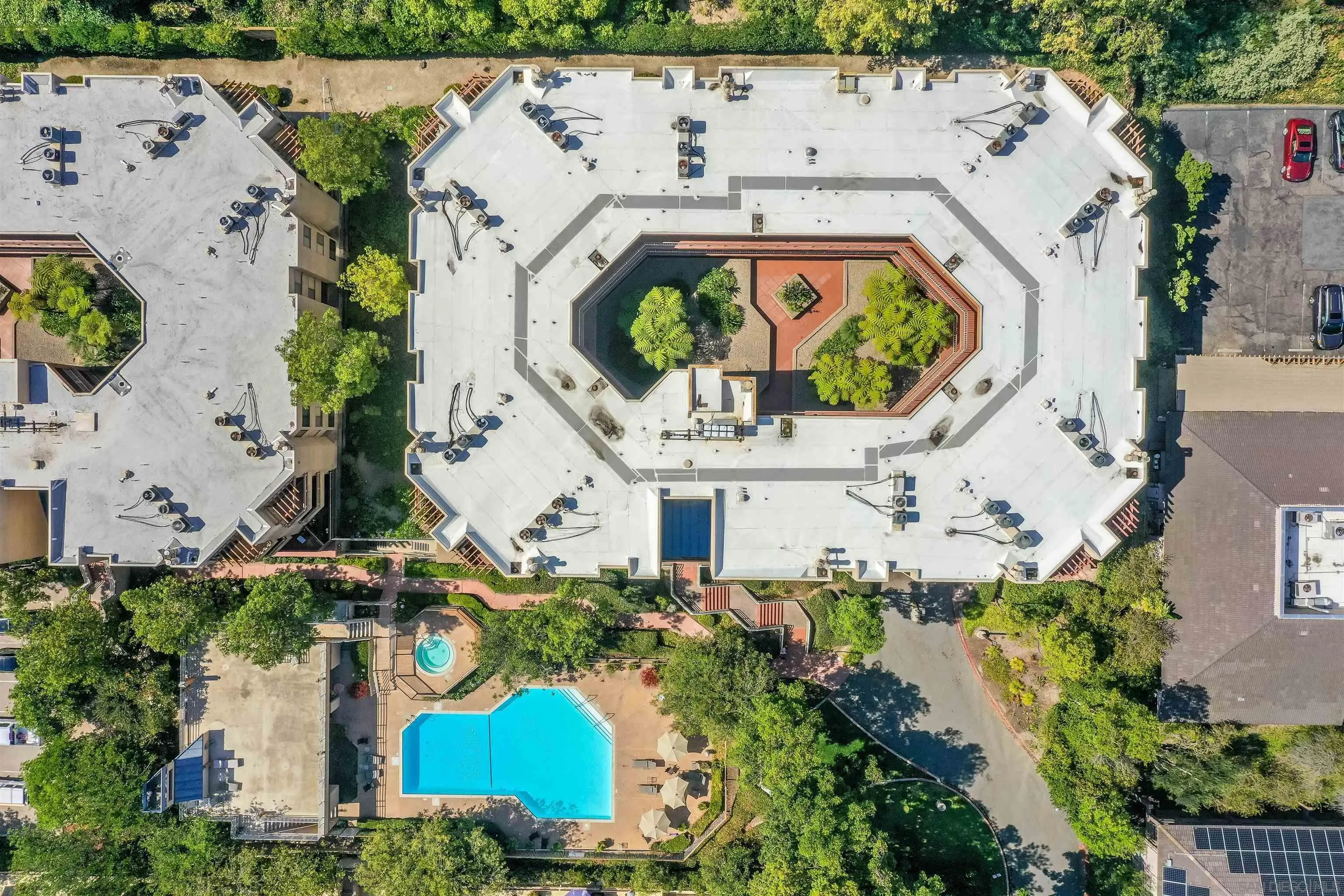 https://cdn.realtyfeed.com/cdn/127/260015345/defcb240fa7dac48c0cdc98178427729.webp