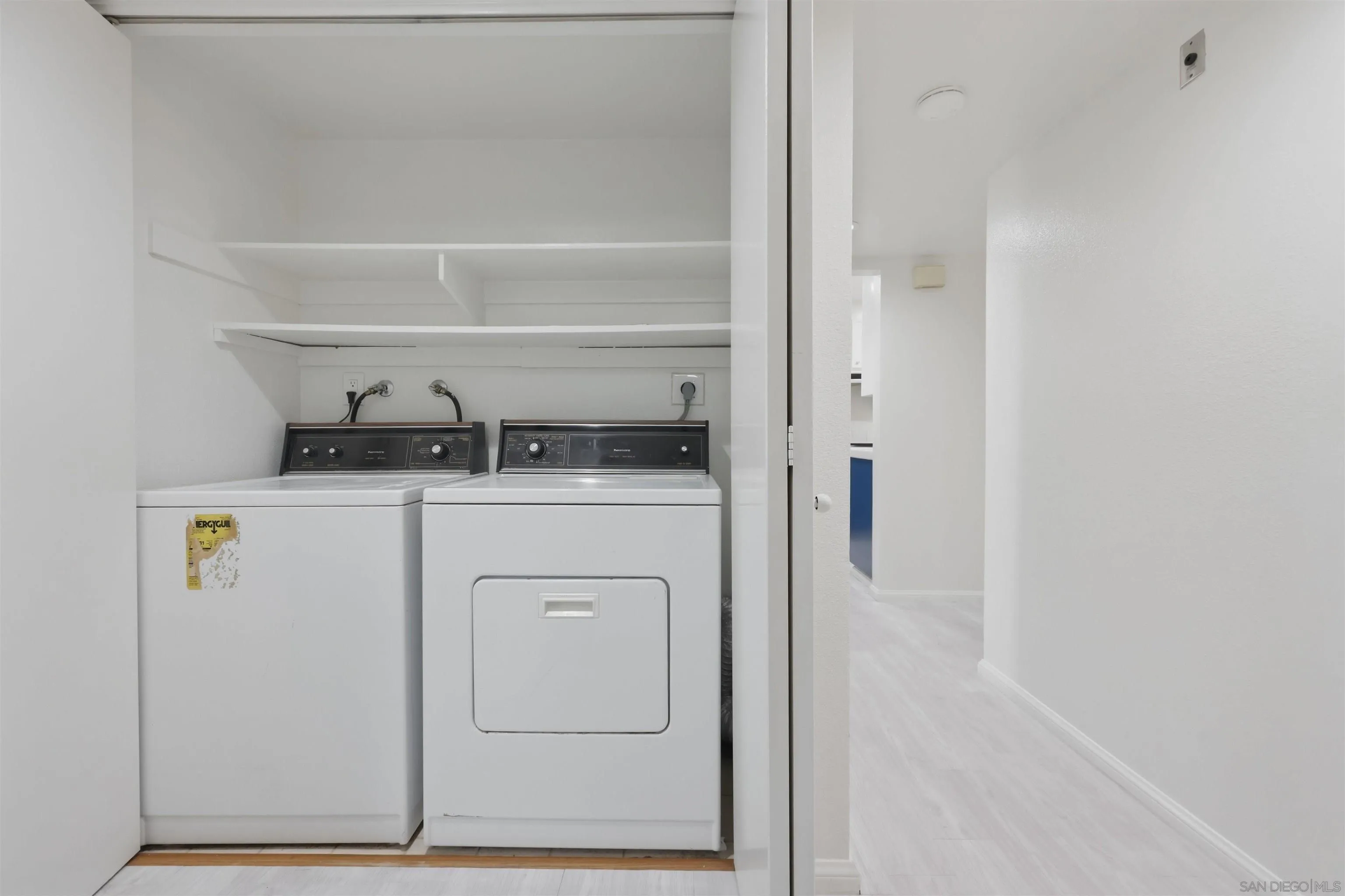 https://cdn.realtyfeed.com/cdn/127/260015345/f2c77c7700728dd6d71c48f17cc4df23.webp