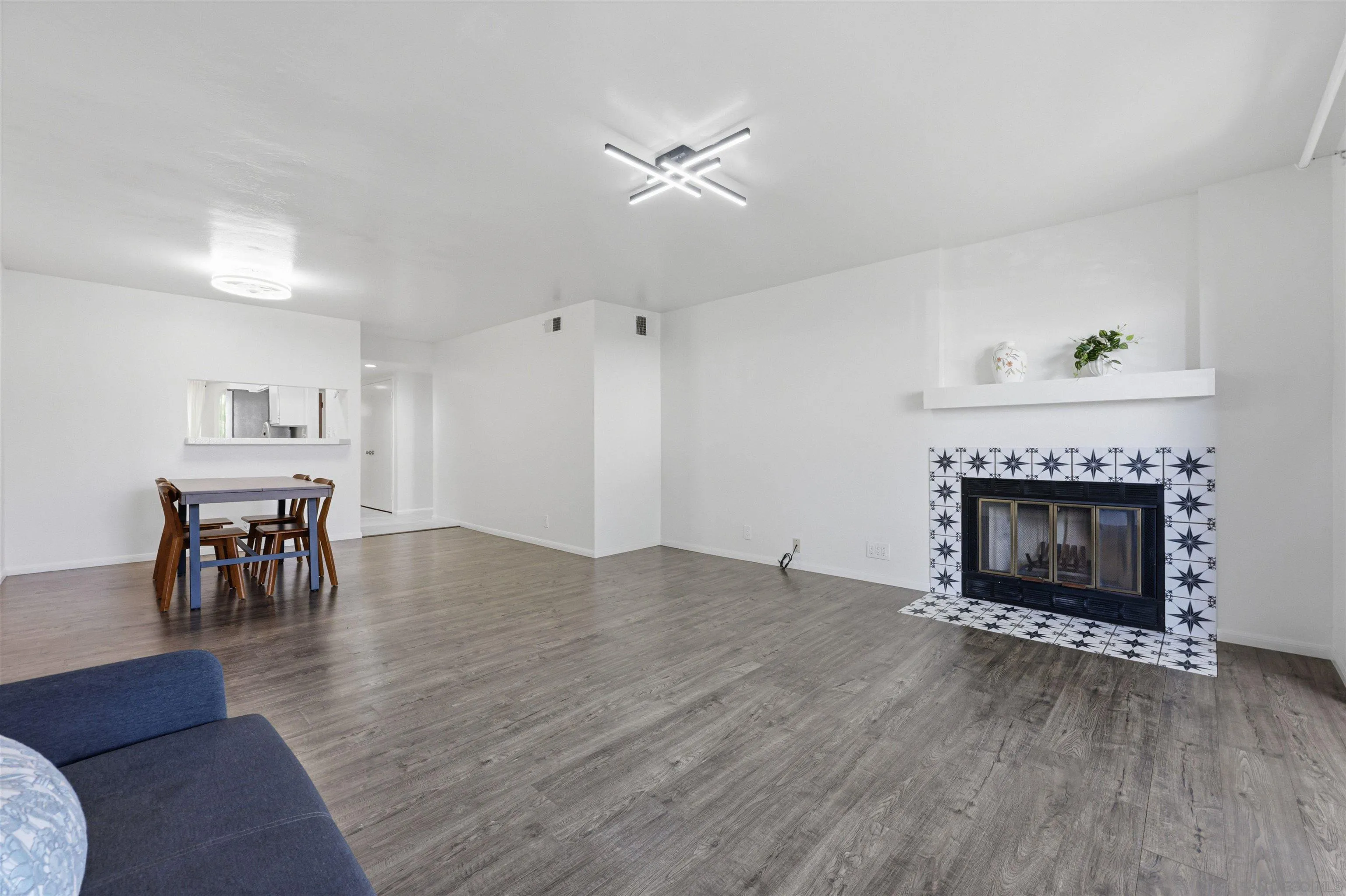 https://cdn.realtyfeed.com/cdn/127/260015345/fd97ac78d80d3cf0d7b9cefefb076986.webp