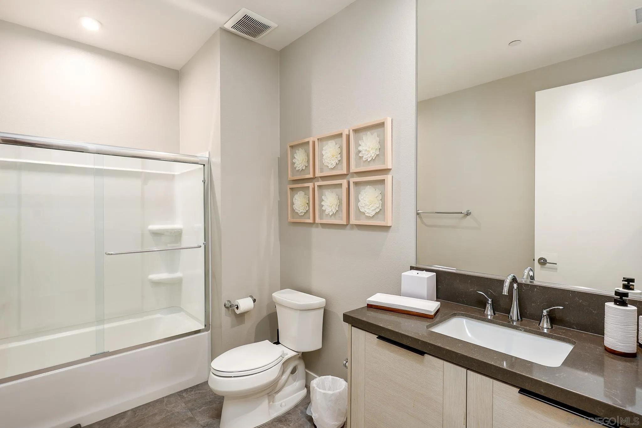 Photo #15: 260015348 Listing: Photo #15