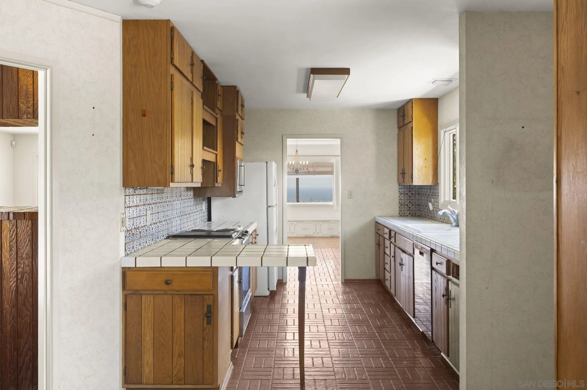 https://cdn.realtyfeed.com/cdn/127/260015350/4b9edc38a767c04750576dd1a0abdd4e.webp