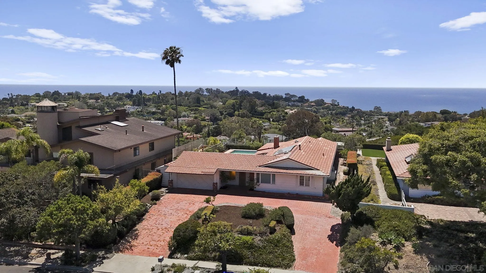 https://cdn.realtyfeed.com/cdn/127/260015350/c7967f28d1d9d71e8d088ca299f00b9e.webp