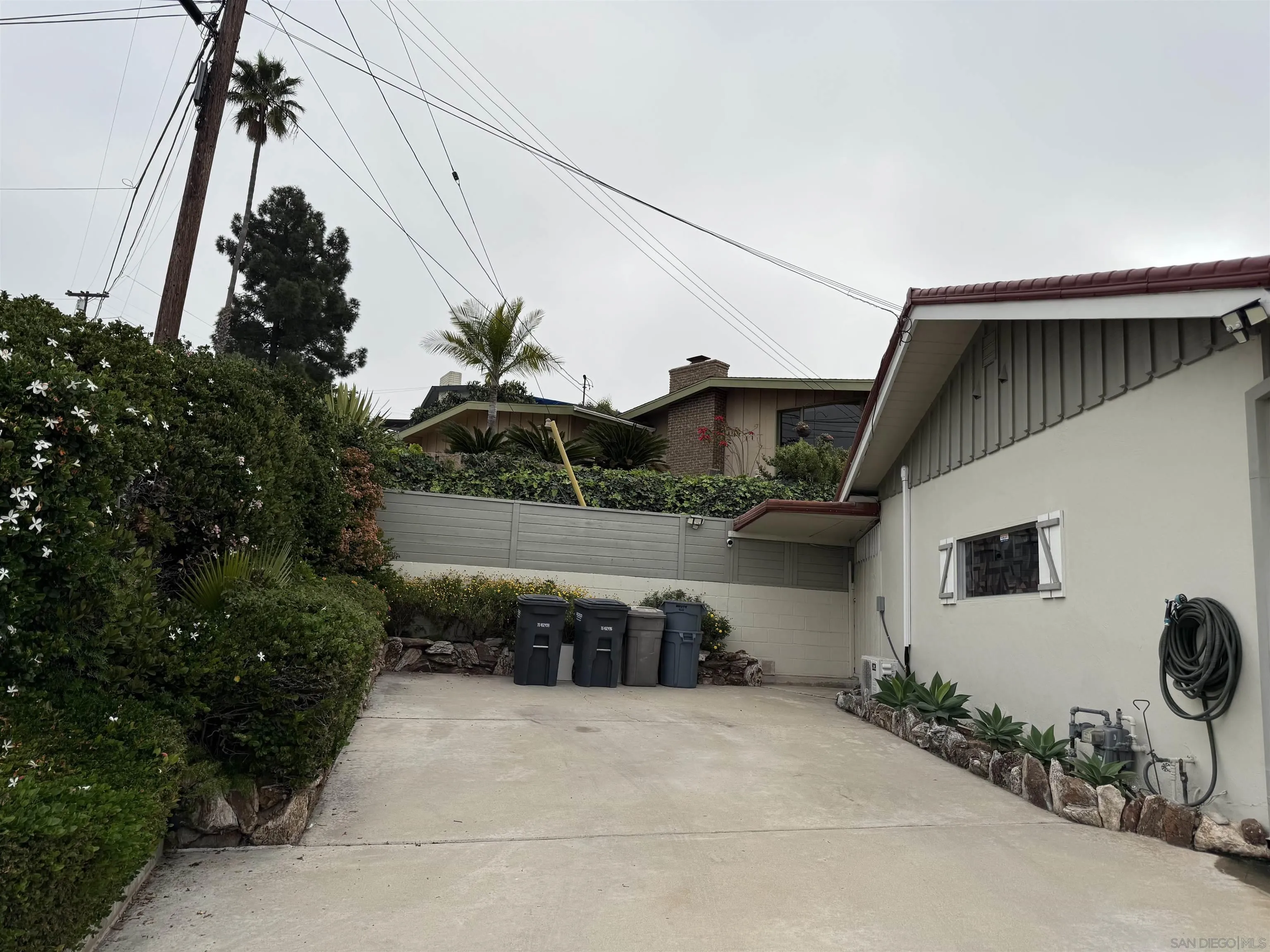https://cdn.realtyfeed.com/cdn/127/260015352/03671e625afaa93af01077b30d2f6b83.webp