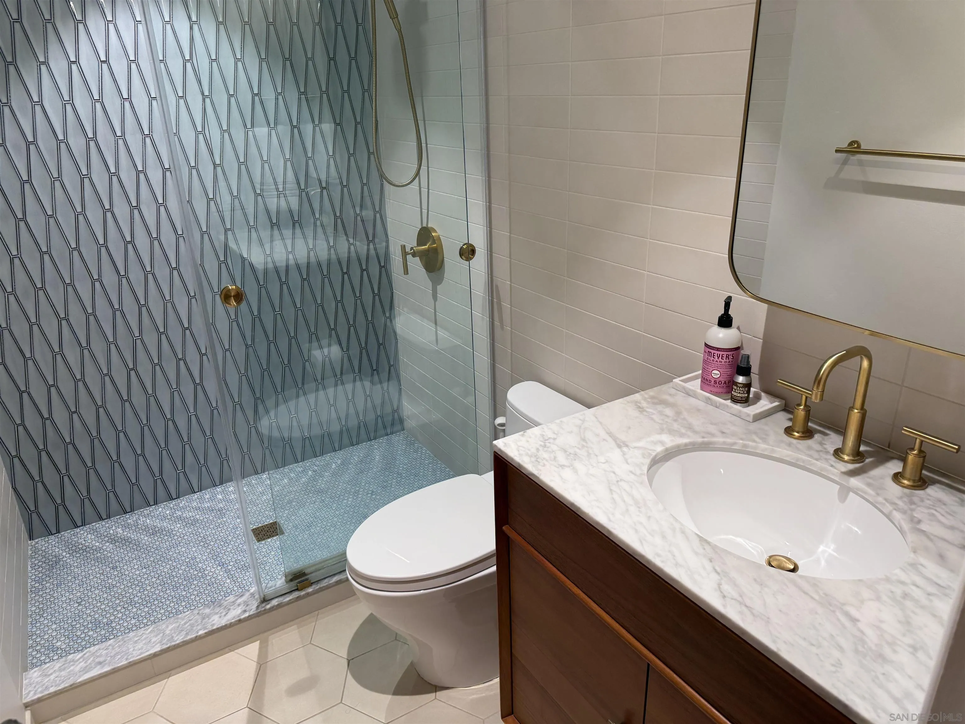 https://cdn.realtyfeed.com/cdn/127/260015352/11736f9351a3b908ea16b4b2fa862379.webp