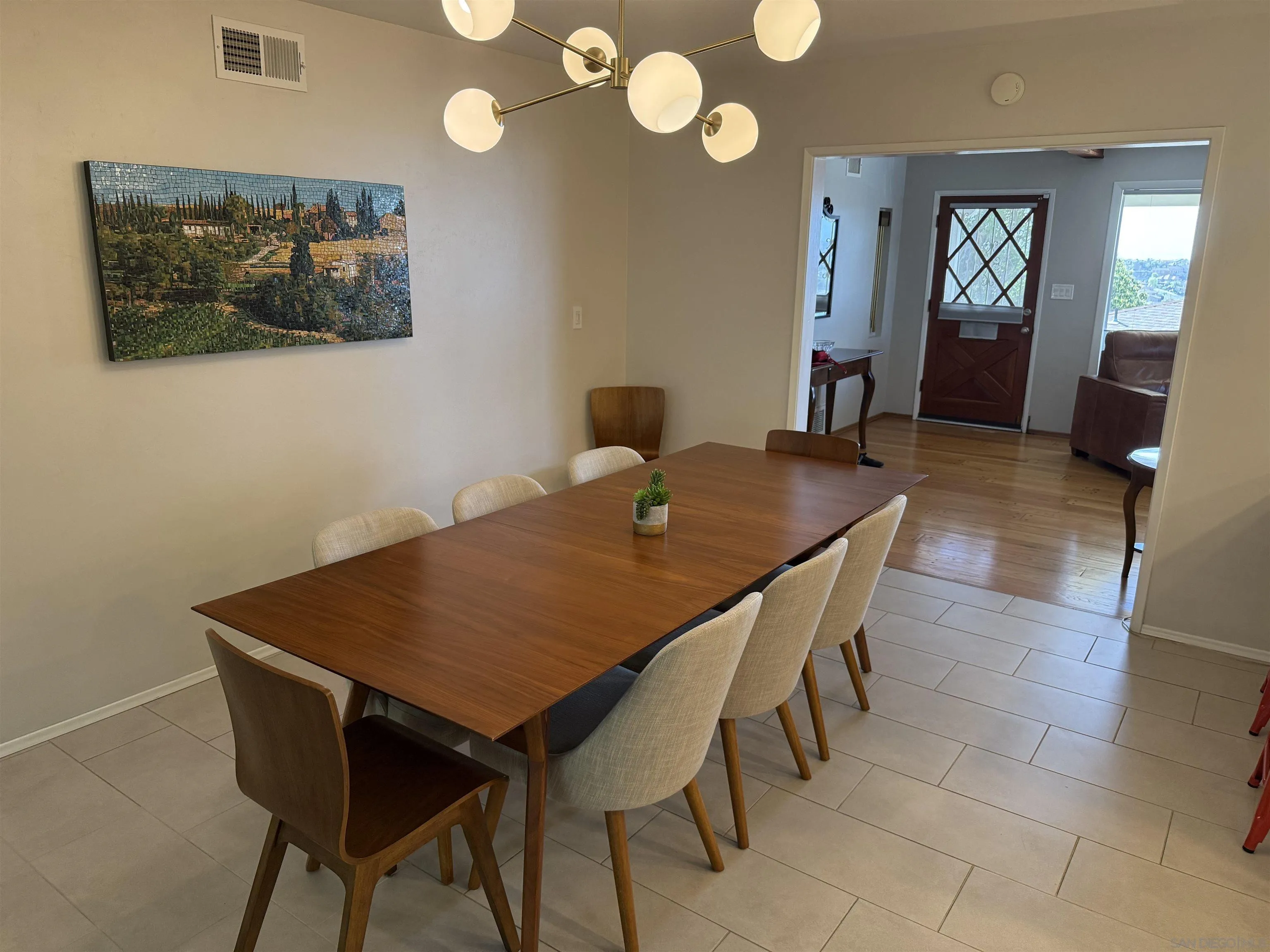 https://cdn.realtyfeed.com/cdn/127/260015352/8855a476131bdc3aff98568b77b96784.webp