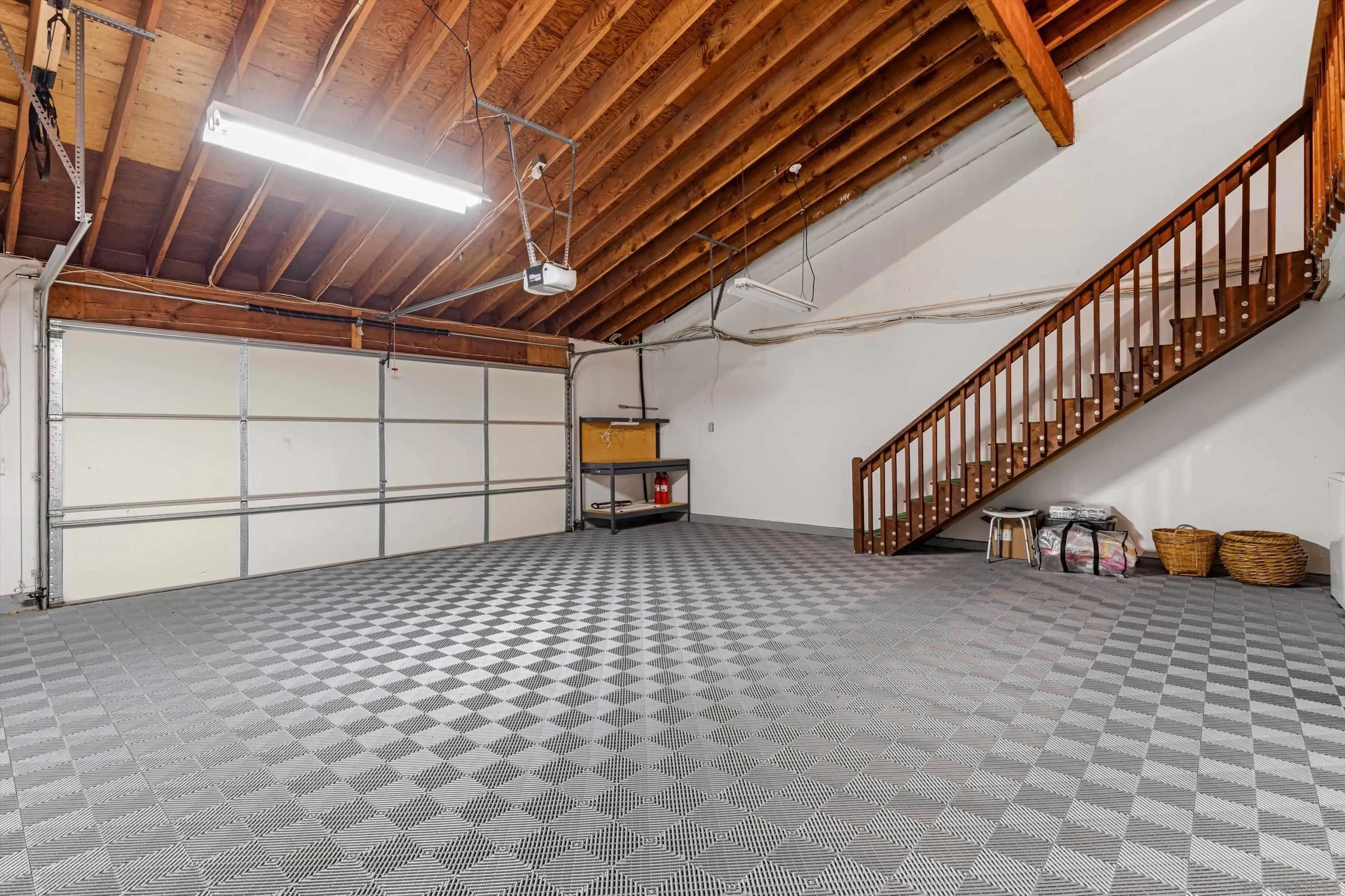 https://cdn.realtyfeed.com/cdn/127/260015355/6b72494b21673733b86c062e60327dc7.webp