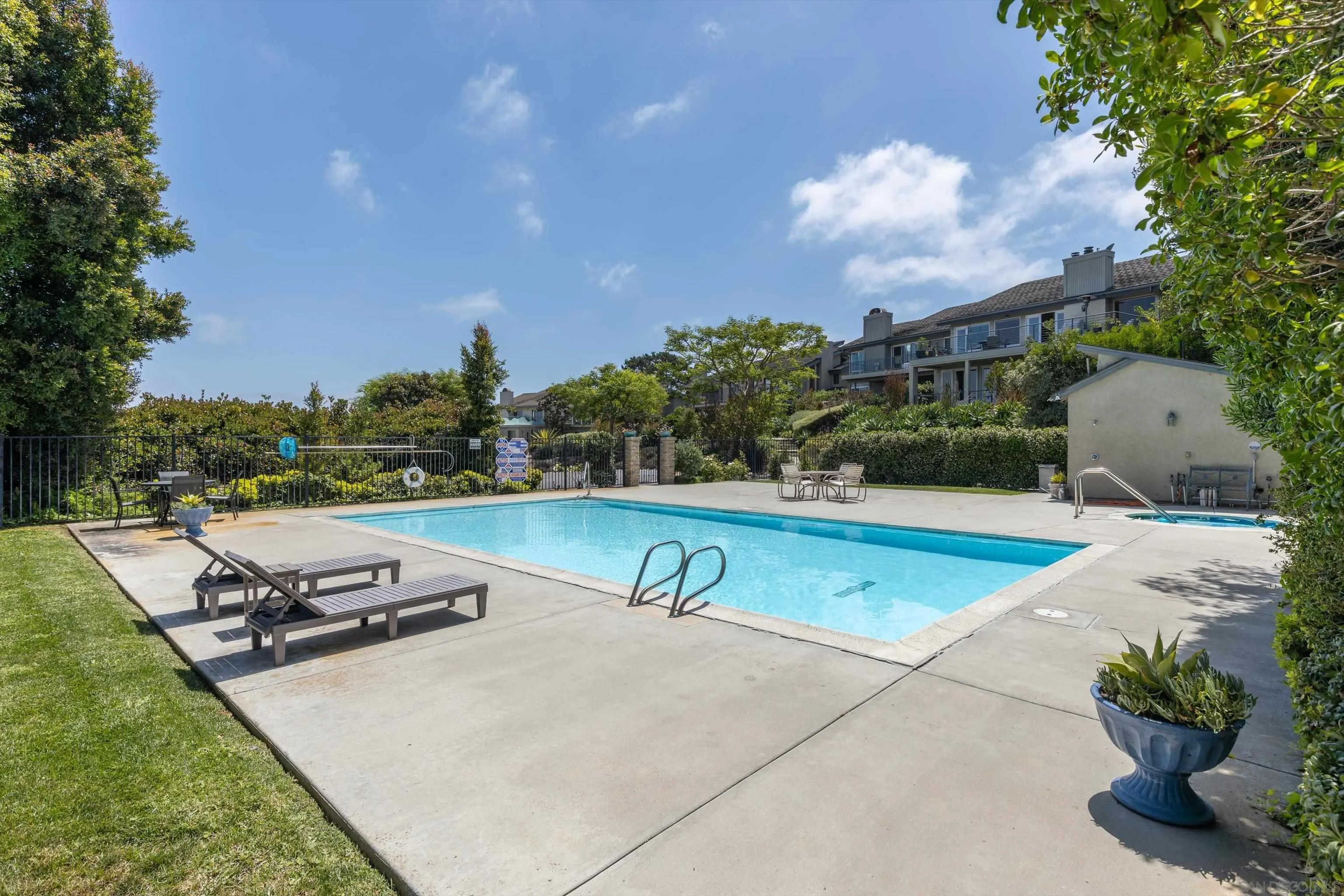 https://cdn.realtyfeed.com/cdn/127/260015355/b8dc96769c3a0e13511dd7e07008cf60.webp
