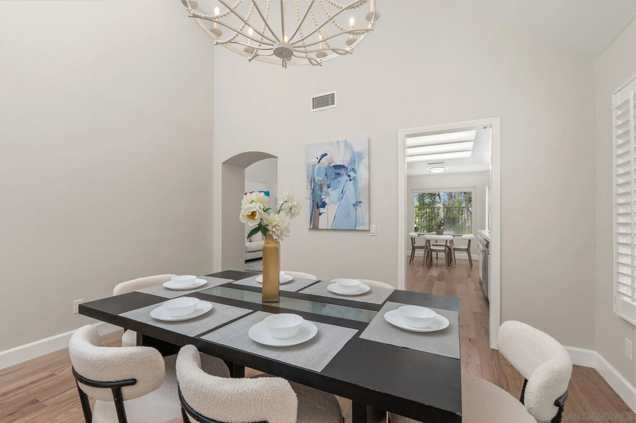 https://cdn.realtyfeed.com/cdn/127/260015357/0ef5e1912c554e92755d973963c4b40a.webp