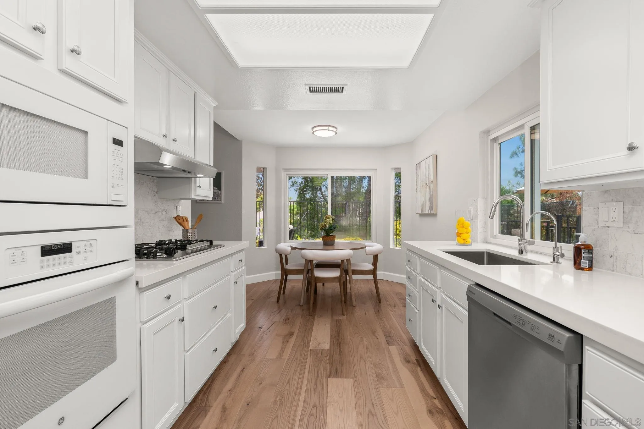 https://cdn.realtyfeed.com/cdn/127/260015357/0f4aa2aea0e9671b6512dde92e653e89.webp