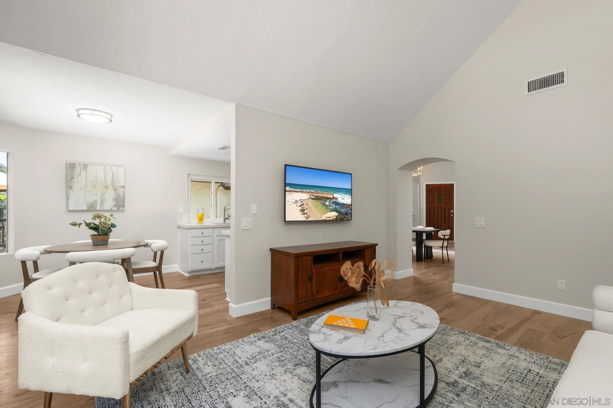 https://cdn.realtyfeed.com/cdn/127/260015357/6ed0debcee9ecc1e1ad1ec42445d7c05.webp