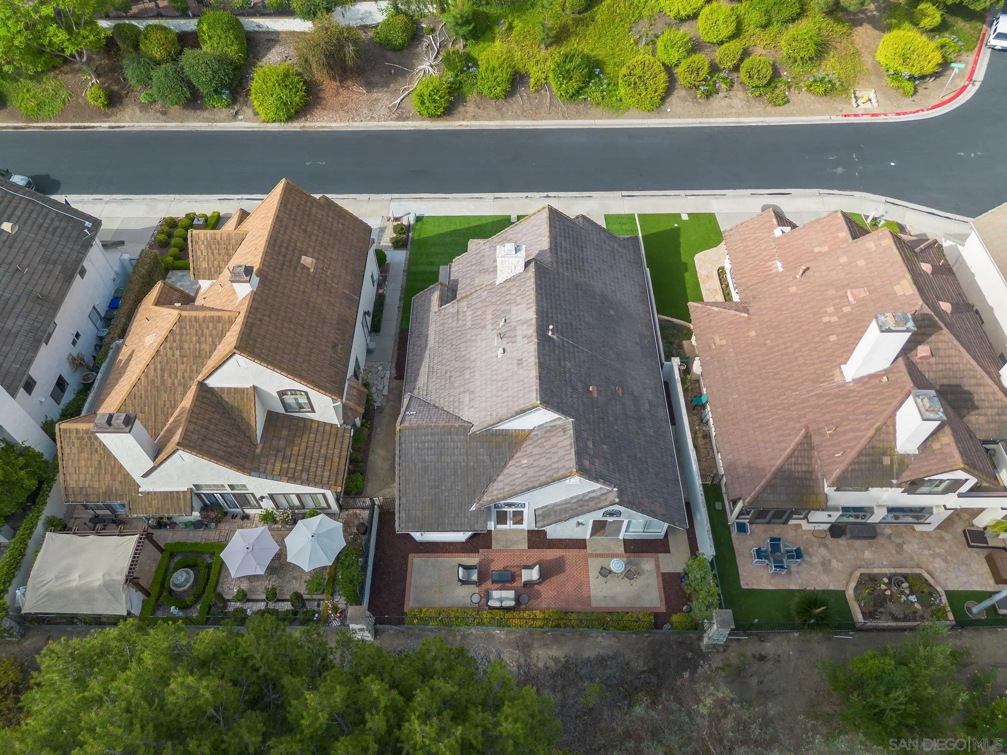 https://cdn.realtyfeed.com/cdn/127/260015357/ac142c6667e0d6b251e14fcf701fdea1.webp