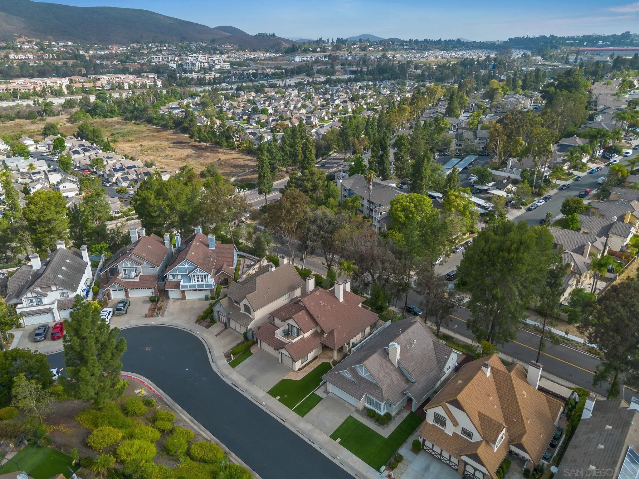 https://cdn.realtyfeed.com/cdn/127/260015357/b95aaa1aca18a8e10c2b3f5fb35393aa.webp