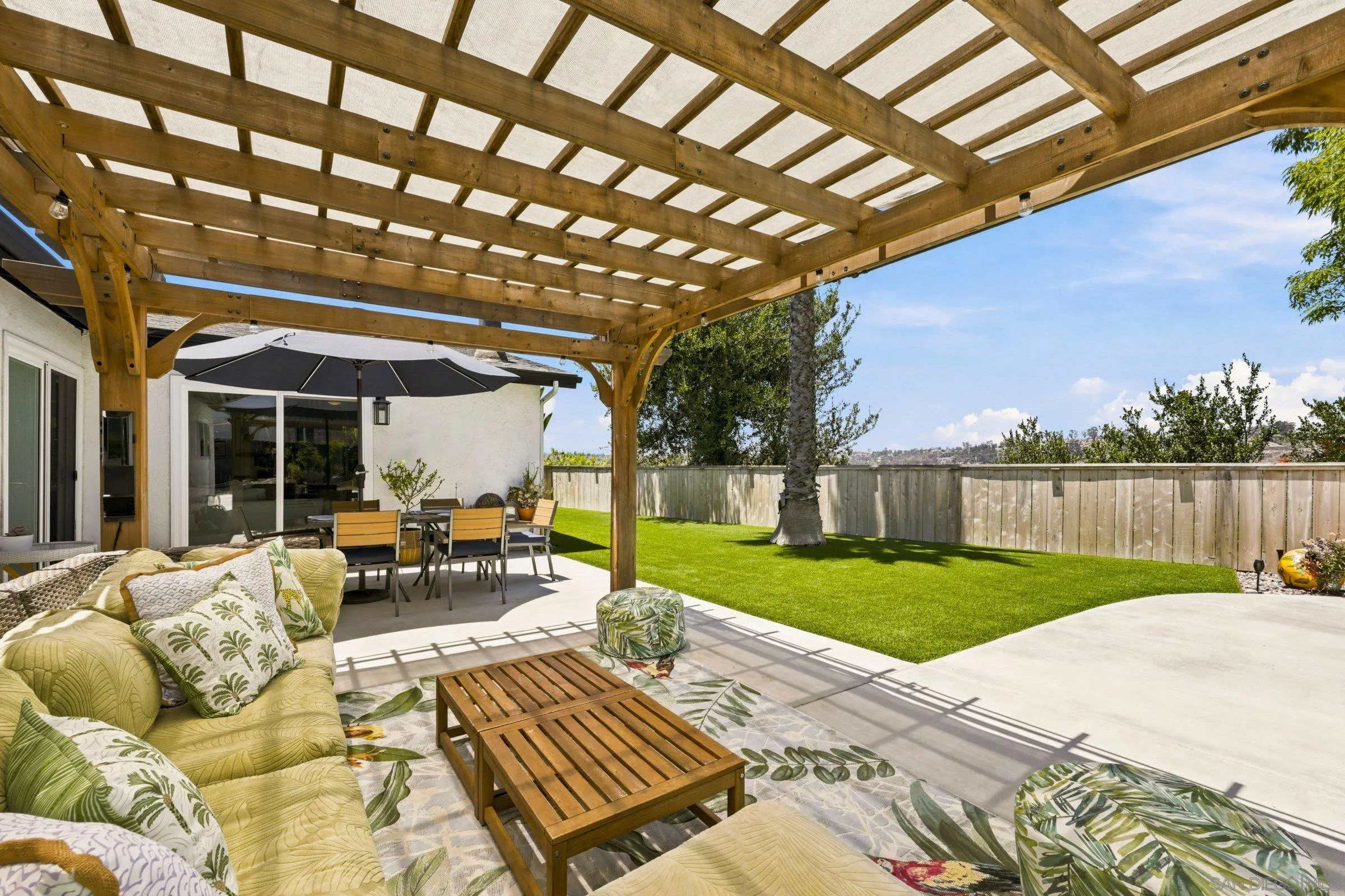 https://cdn.realtyfeed.com/cdn/127/260015359/2d1d685ee3256a4a2ff02f161cef4223.webp
