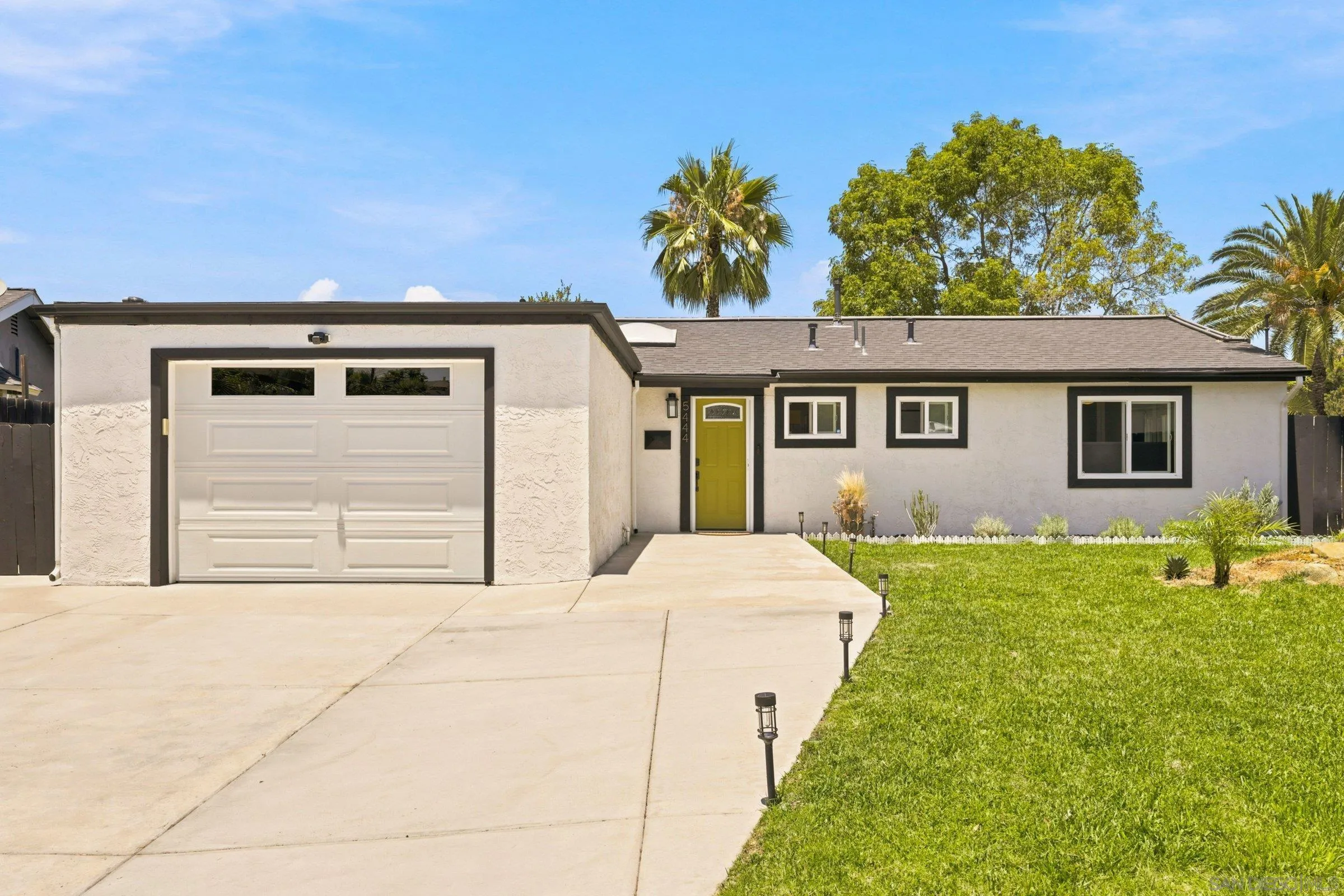 https://cdn.realtyfeed.com/cdn/127/260015359/2ef90e5f8f2eefa5d4f82a7d2c771fbd.webp