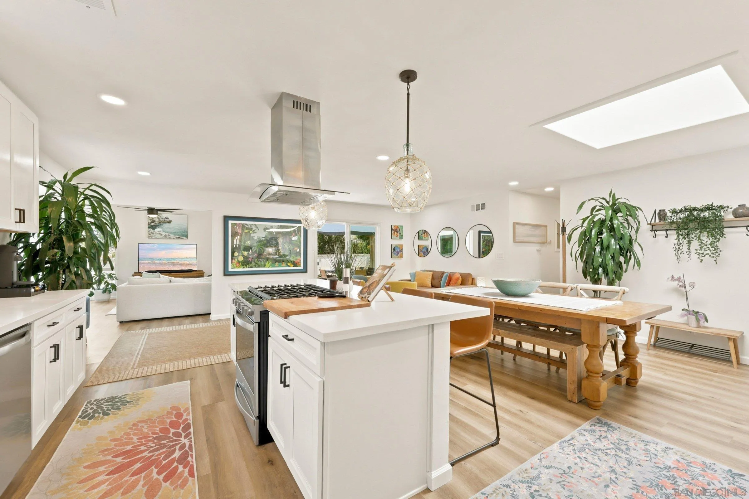 https://cdn.realtyfeed.com/cdn/127/260015359/5ea63e0947c4fc093bba6191670c8d12.webp