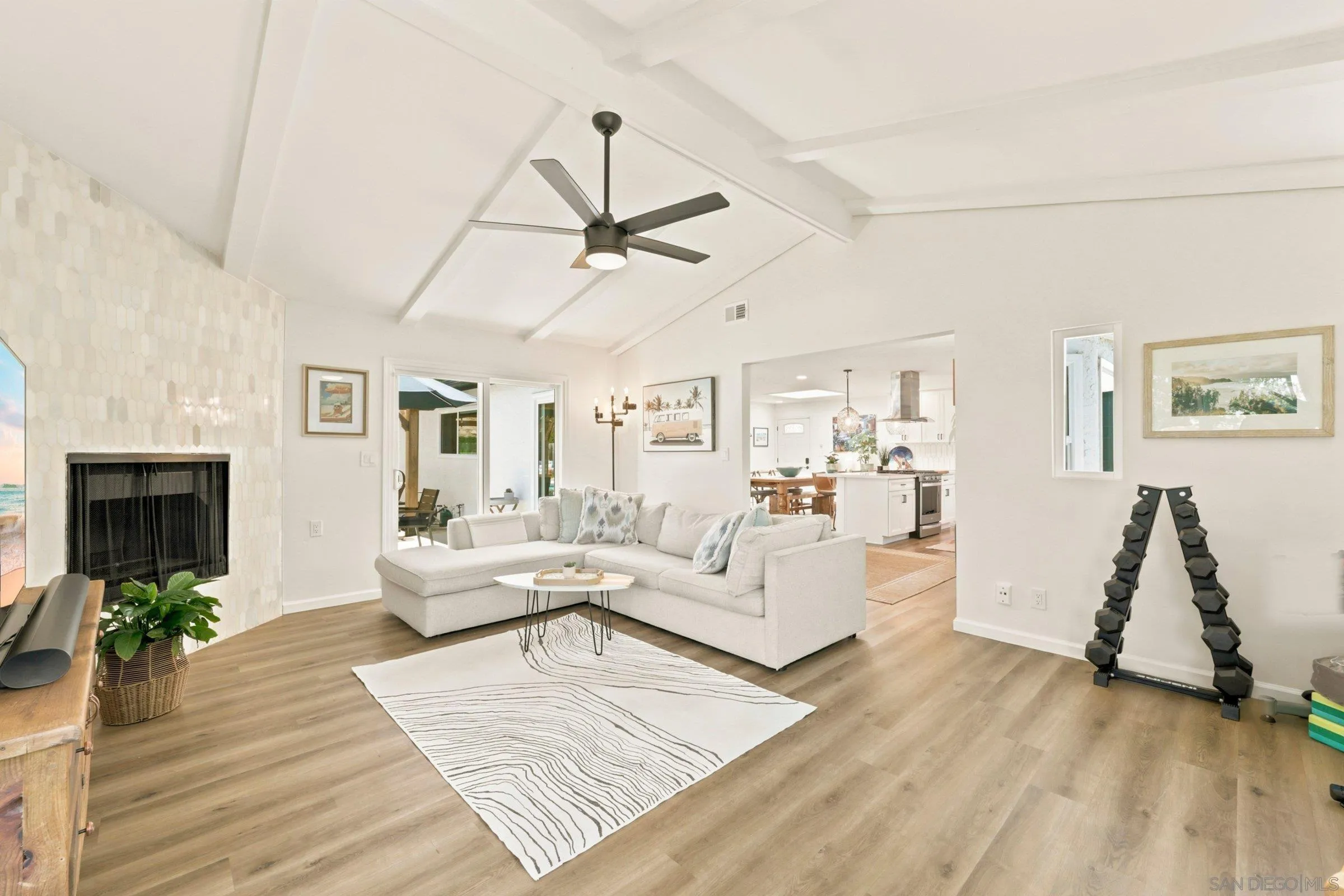 https://cdn.realtyfeed.com/cdn/127/260015359/67487823b1892f47eb913ffd538b8003.webp
