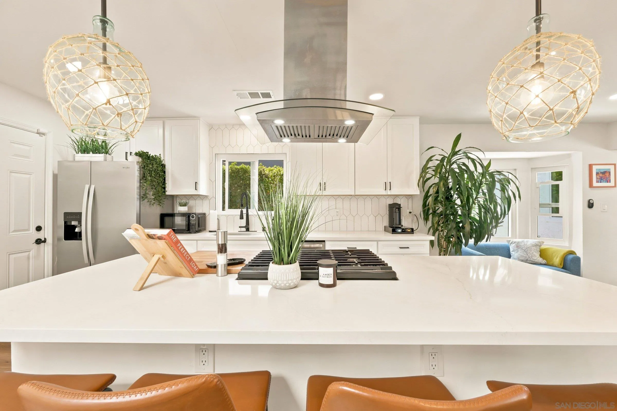 https://cdn.realtyfeed.com/cdn/127/260015359/69fbf357f272b52a2ea428f74eb8ba84.webp