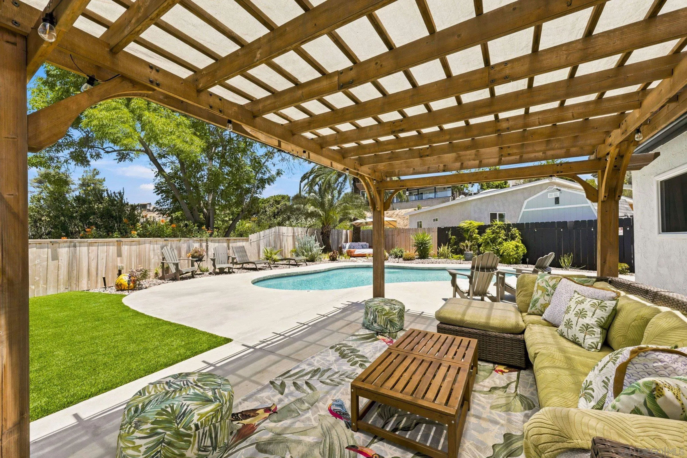 https://cdn.realtyfeed.com/cdn/127/260015359/bc7903332030d769532d1ea11f184786.webp