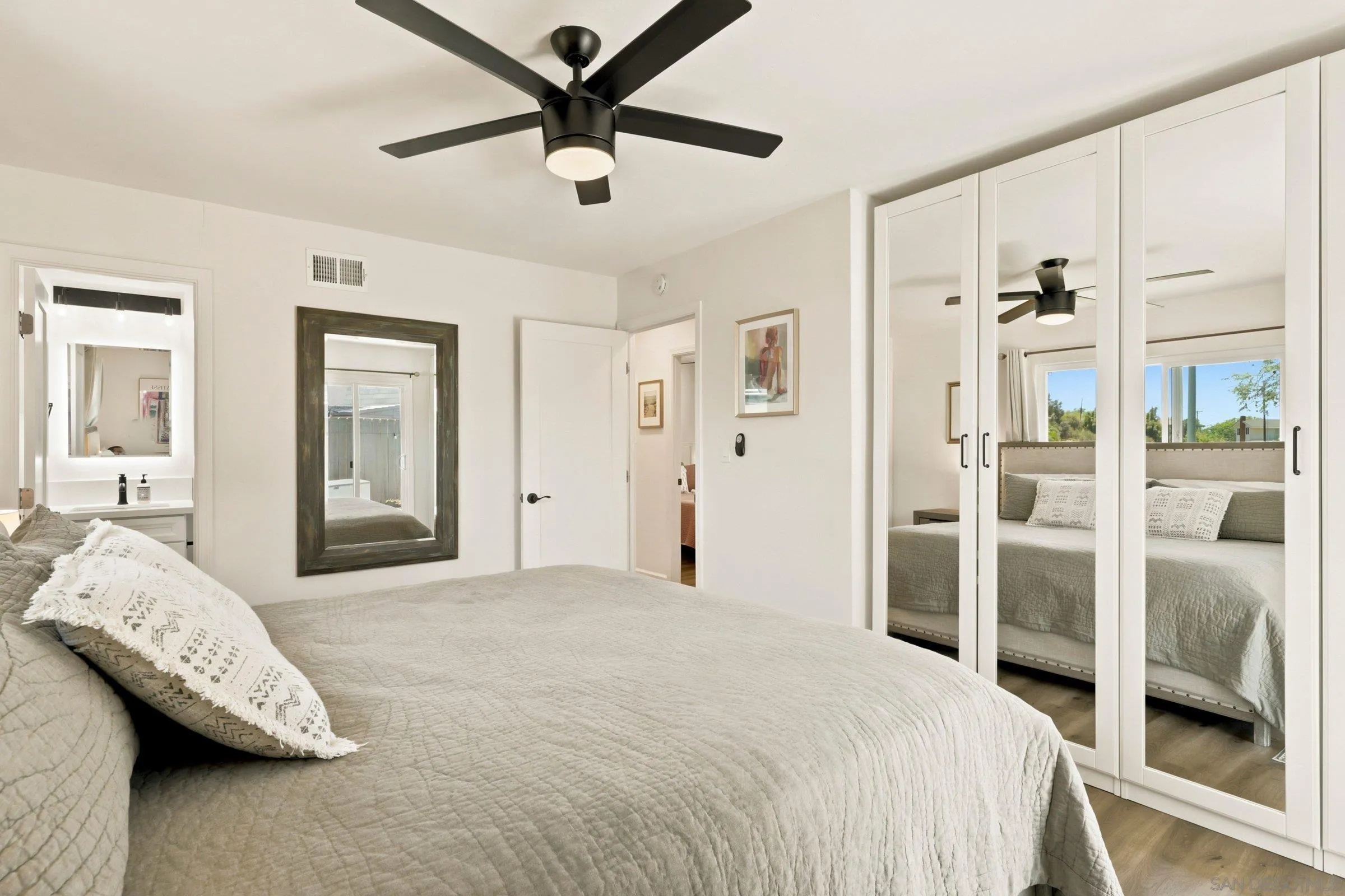 https://cdn.realtyfeed.com/cdn/127/260015359/d582395fbe164802e3967cecc32432e7.webp