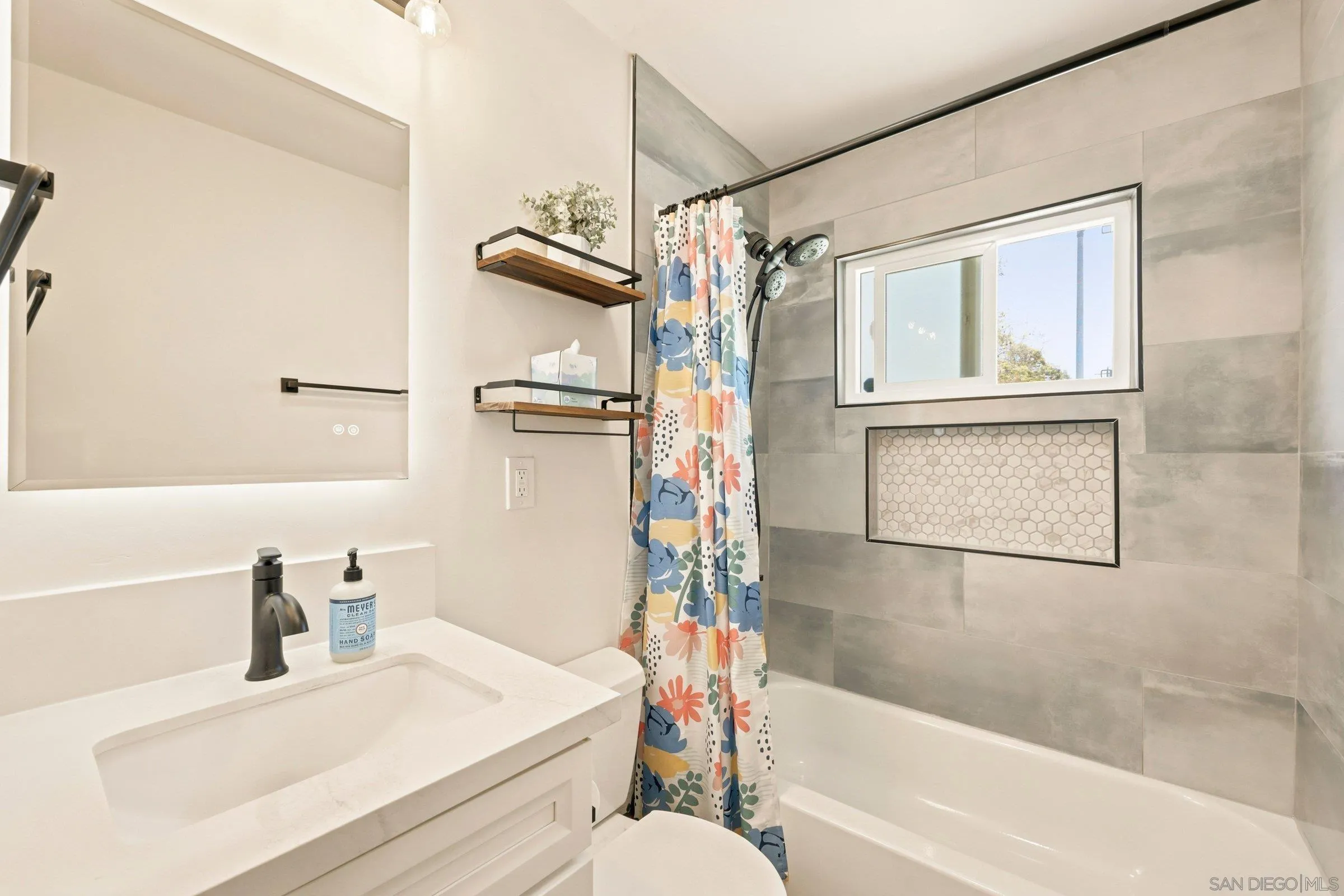 https://cdn.realtyfeed.com/cdn/127/260015359/e89b6329f48358ab228a9a0d51d57afd.webp