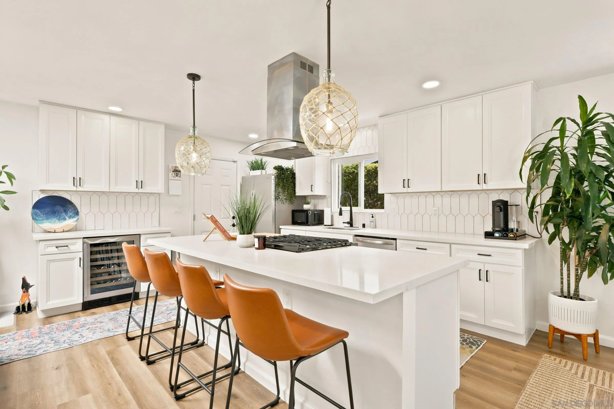 https://cdn.realtyfeed.com/cdn/127/260015359/e980b7f0f983a9bbd313077f3a5e5aa5.webp