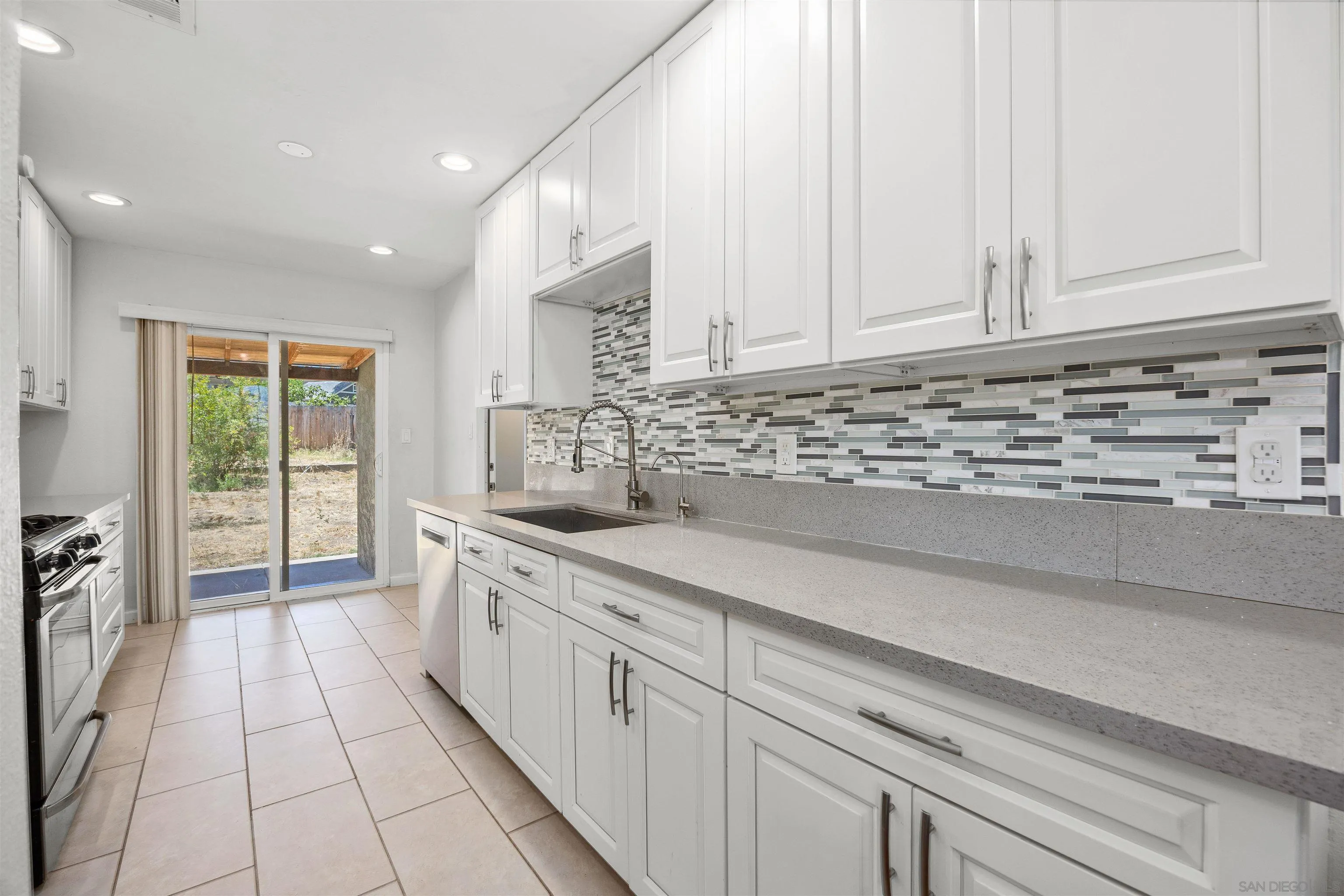 https://cdn.realtyfeed.com/cdn/127/260015366/06d63dd050feaee22eac2da19d412b1c.webp