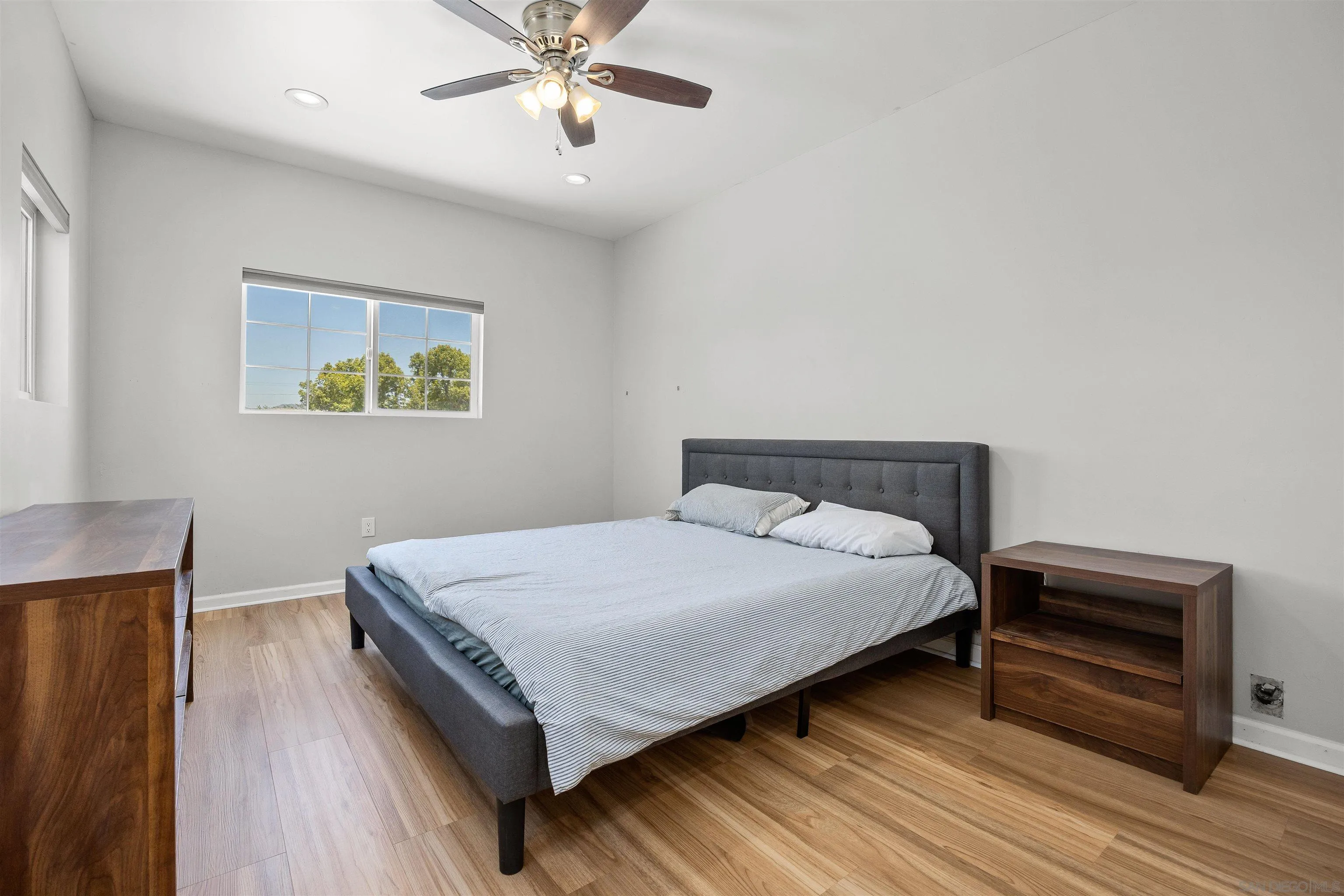 https://cdn.realtyfeed.com/cdn/127/260015366/1b924172c559502d59cecd7c66120984.webp
