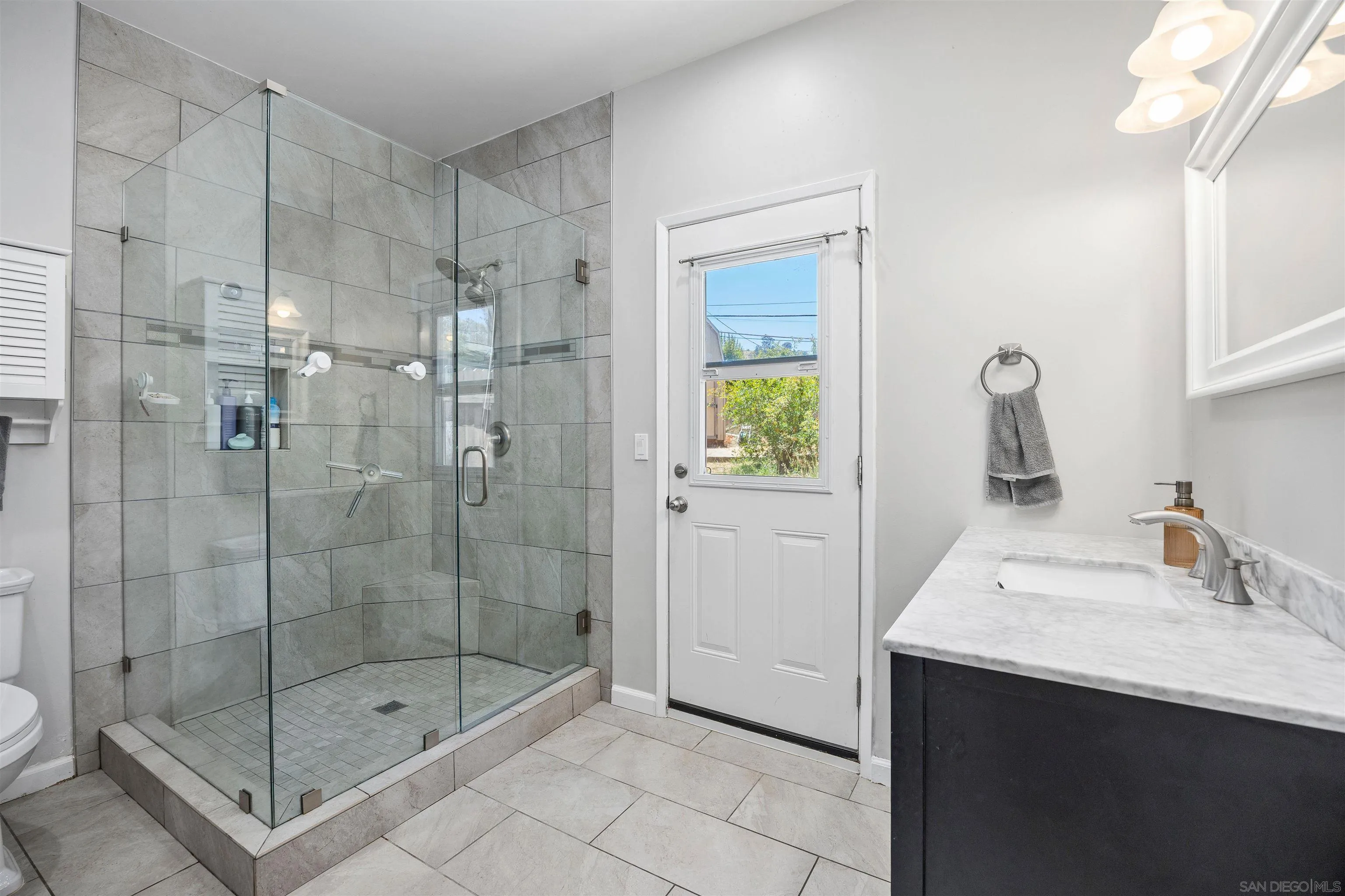 https://cdn.realtyfeed.com/cdn/127/260015366/4a98ad41d6eea4247ecfac6d64cb64bf.webp