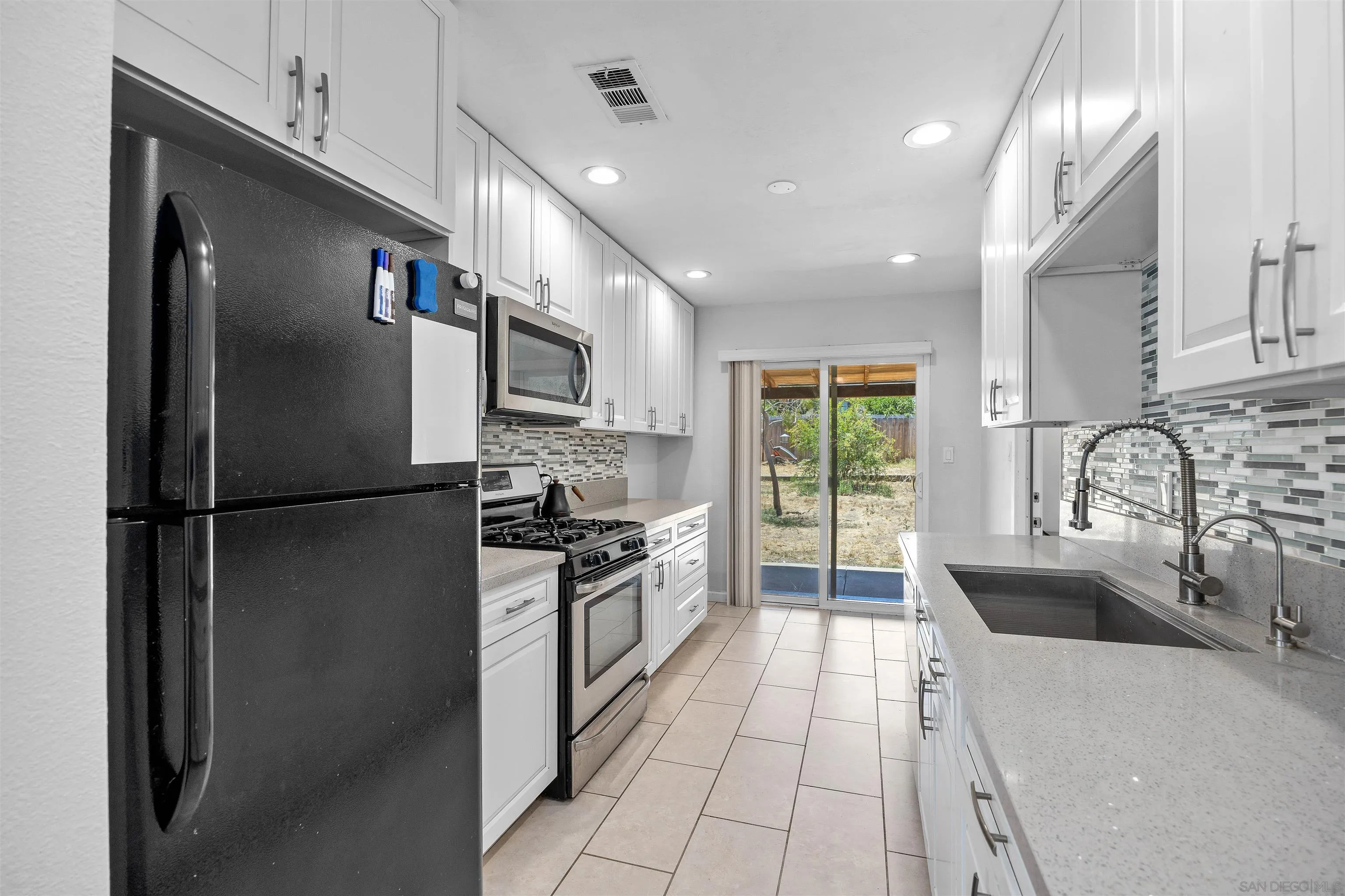 https://cdn.realtyfeed.com/cdn/127/260015366/c0c6c6a537b5f7a7af87b10f32ab85b4.webp