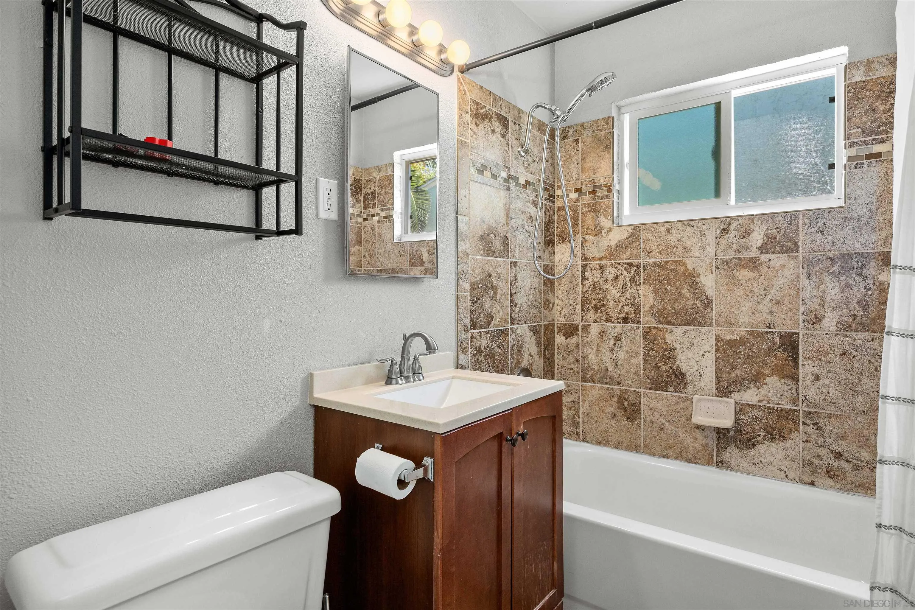 https://cdn.realtyfeed.com/cdn/127/260015366/c5eabf0e1fcb296be400f8f6e162ec4b.webp