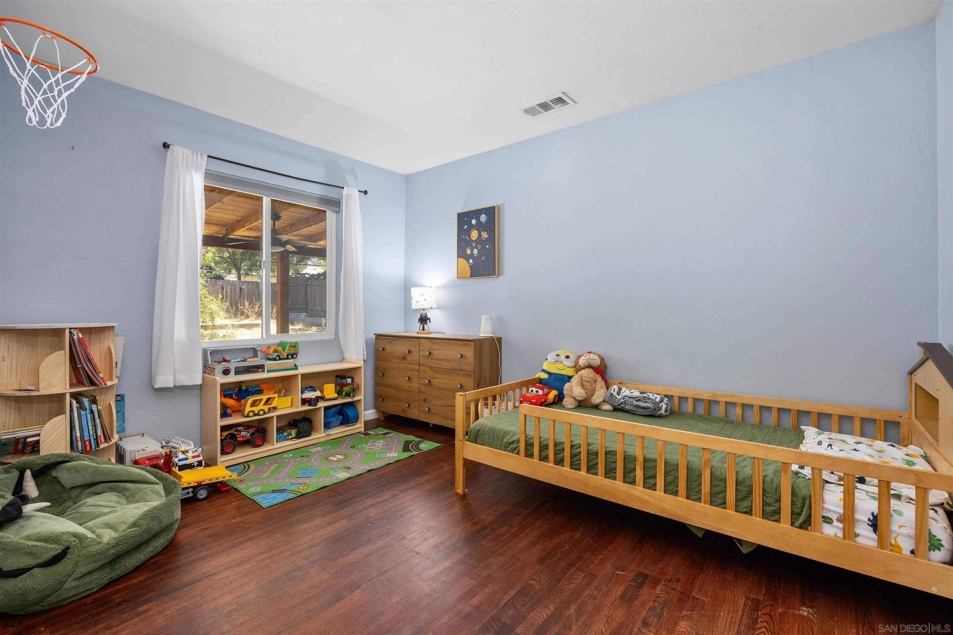 https://cdn.realtyfeed.com/cdn/127/260015366/daca707d7743a4b1bfc55e22058f9497.webp