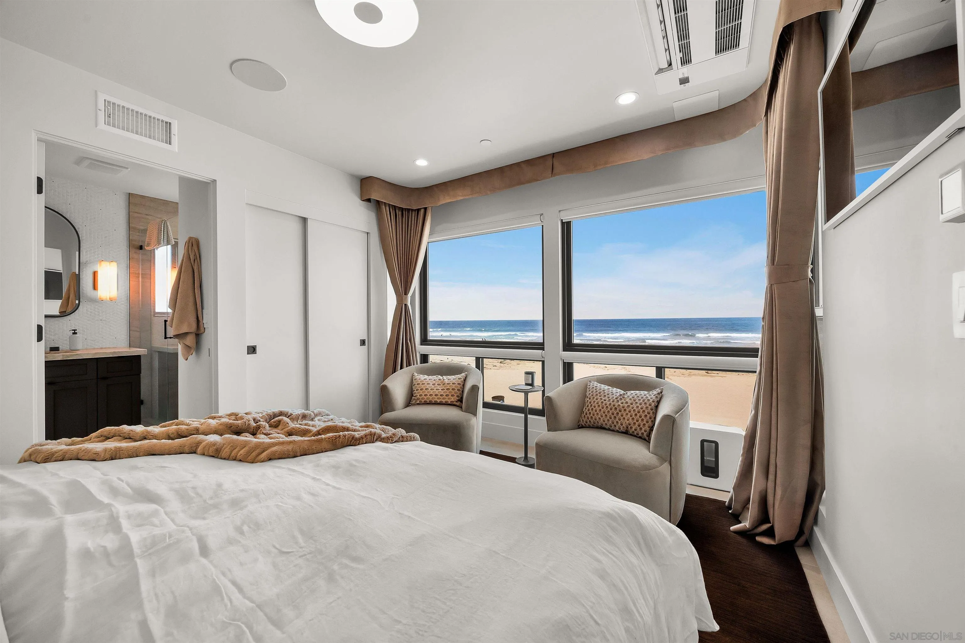 https://cdn.realtyfeed.com/cdn/127/260015368/bb7cb56888a5500a6d15fdedace5e165.webp