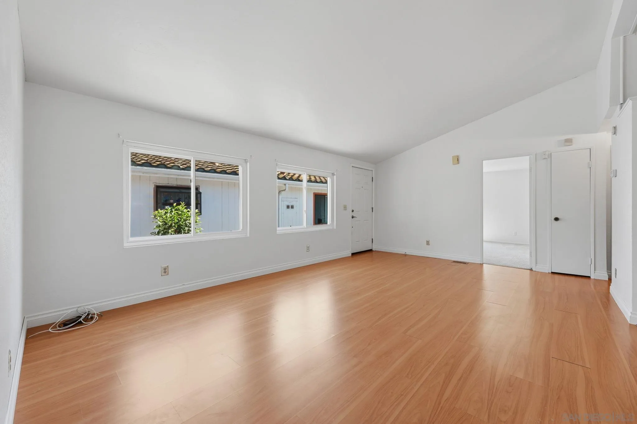 https://cdn.realtyfeed.com/cdn/127/260015372/079f4483980fab70384bd35565cc1abd.webp