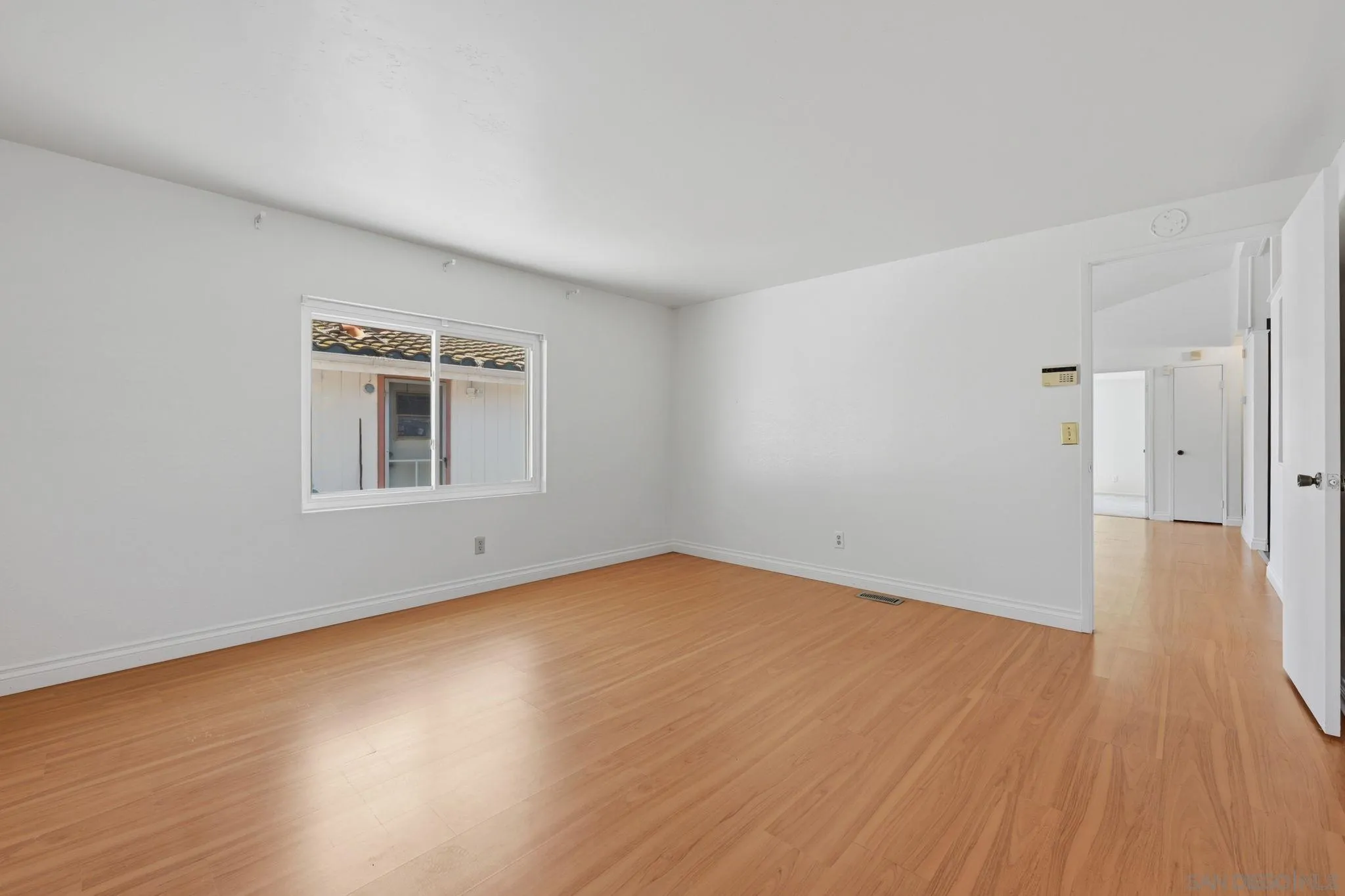 https://cdn.realtyfeed.com/cdn/127/260015372/0ed6b1d1767989fdccccfa77a1ae0df5.webp