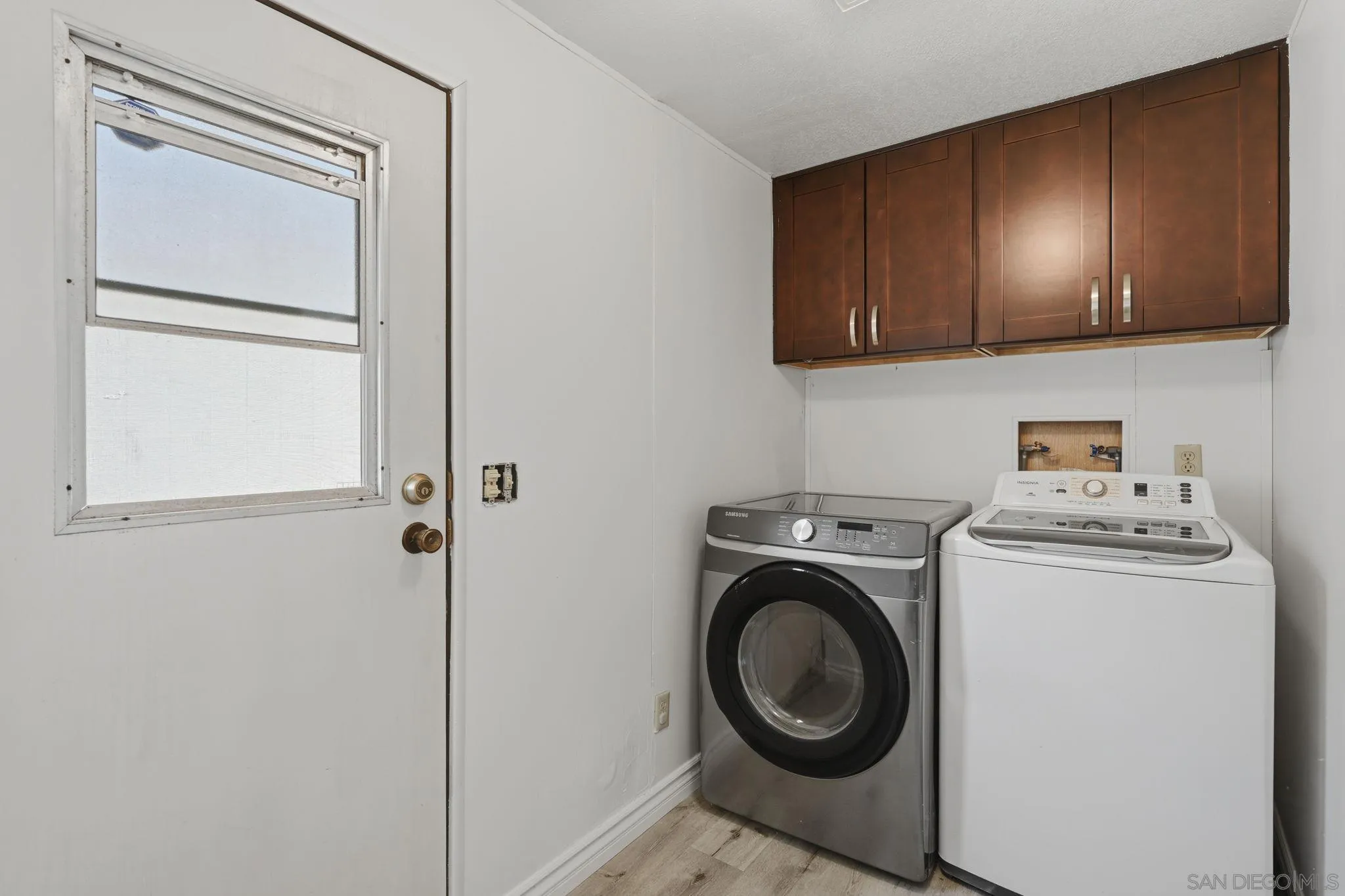 https://cdn.realtyfeed.com/cdn/127/260015372/86aabd7320f55bdafb9bbe46ef6f4b99.webp