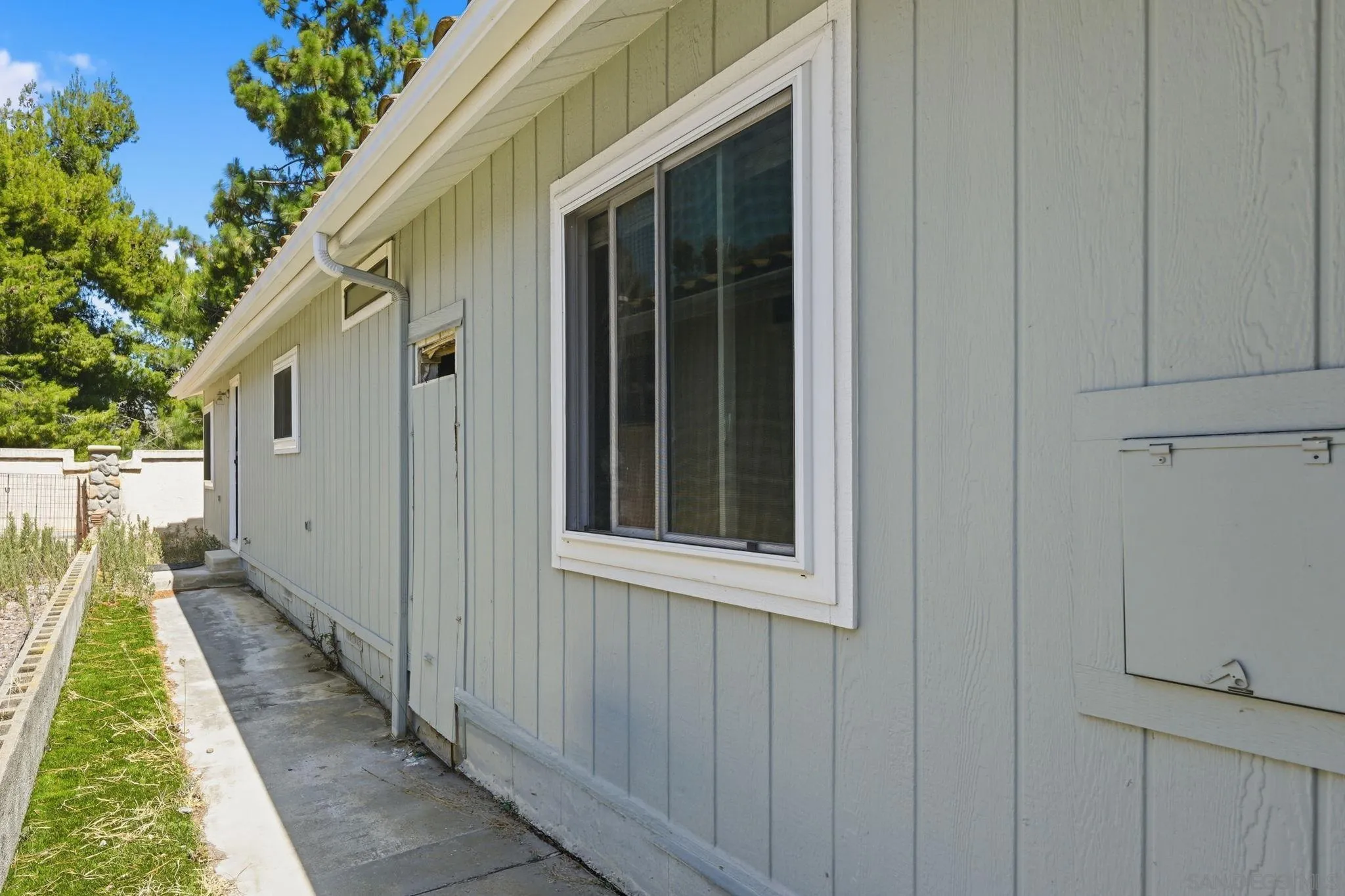 https://cdn.realtyfeed.com/cdn/127/260015372/b6f5fd69105ef1de2a89aaf8f26ae104.webp