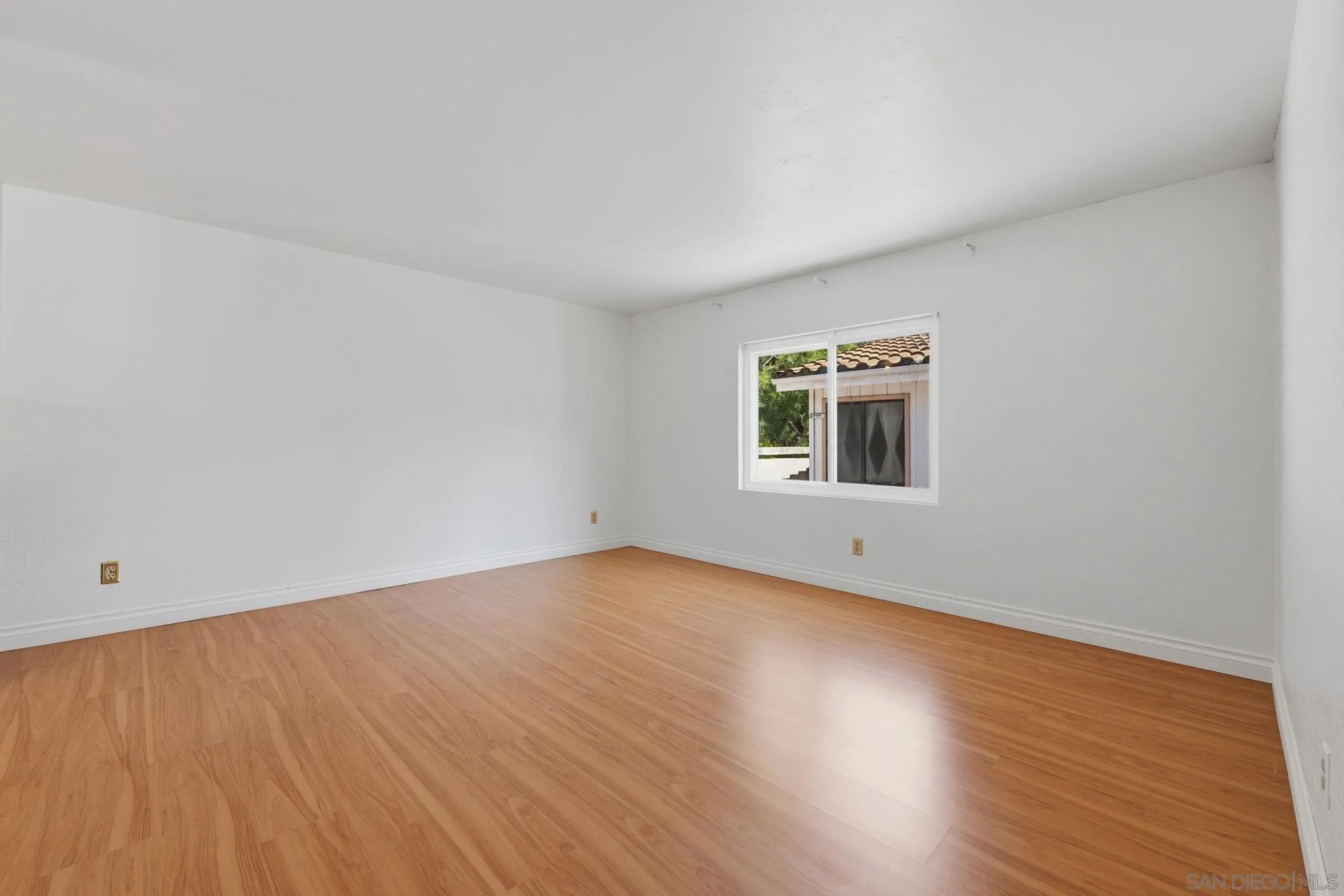 https://cdn.realtyfeed.com/cdn/127/260015372/cb0d5681c585fa9778ee8c22613bdc13.webp