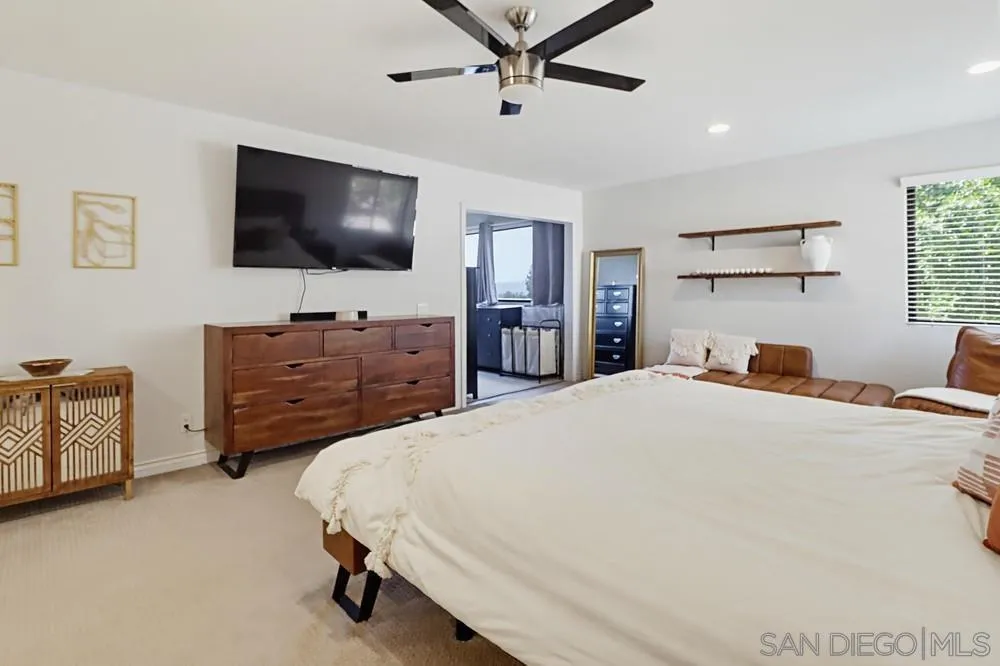 https://cdn.realtyfeed.com/cdn/127/260015377/1d055a8028e34d6b0c60e7e38737fb1d.webp