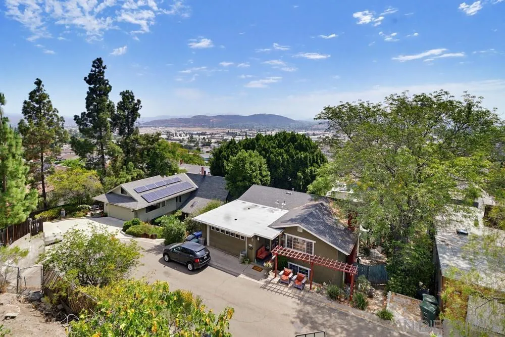 https://cdn.realtyfeed.com/cdn/127/260015377/41aa905385c2358faccddb472a9e79b0.webp