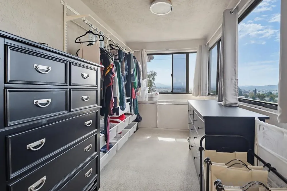 https://cdn.realtyfeed.com/cdn/127/260015377/49d58a83f5a7e67c53673e0d472069a6.webp