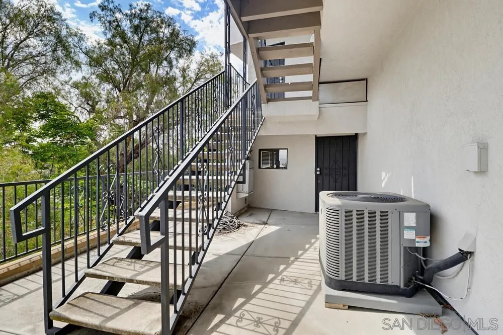 https://cdn.realtyfeed.com/cdn/127/260015377/784af556bff74d8d2a0f58700fd685e0.webp