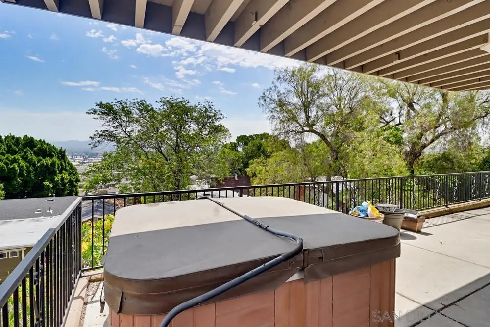 https://cdn.realtyfeed.com/cdn/127/260015377/95ca1ef890f5d27ba51f01fbaaf437f3.webp