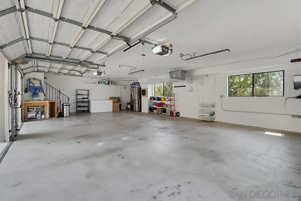 https://cdn.realtyfeed.com/cdn/127/260015377/a4eea937145063a66a0f86661c04902f.webp