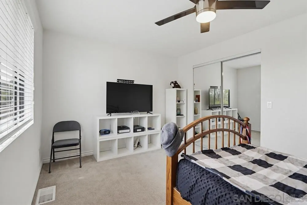 https://cdn.realtyfeed.com/cdn/127/260015377/d5e621d5489c1ce7b3dbd1d35642a1f0.webp