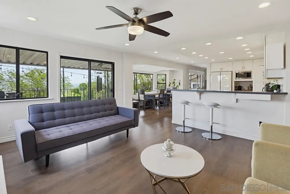https://cdn.realtyfeed.com/cdn/127/260015377/f1e035e88484ae44bca3ce318b3a287c.webp